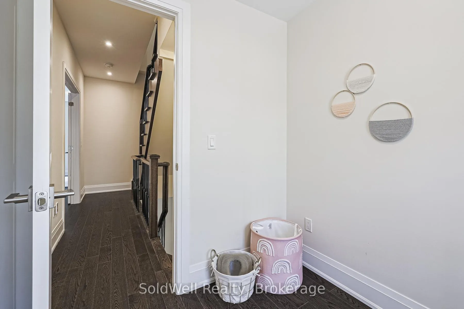 Photo 20 of 243 Smallwood Circle, Vaughan, Brownridge — HOMEH
