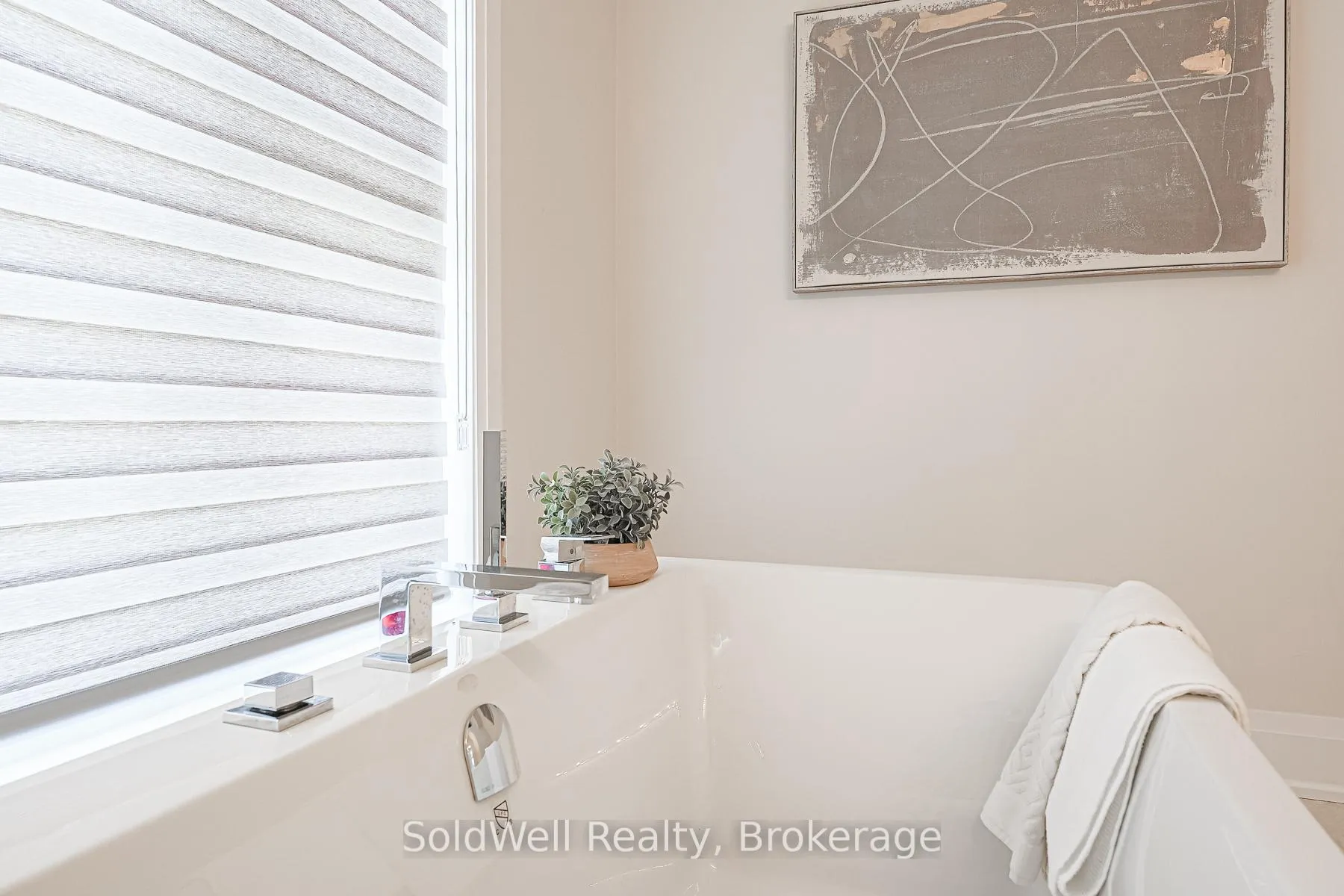 Photo 25 of 243 Smallwood Circle, Vaughan, Brownridge — HOMEH