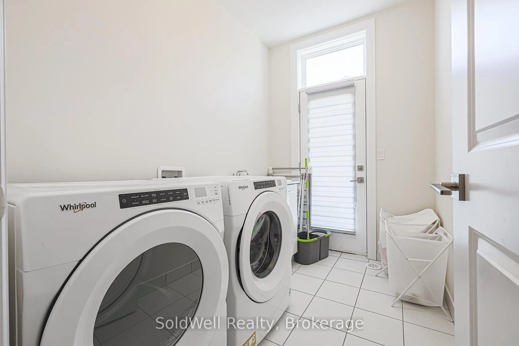 Photo 28 of 243 Smallwood Circle, Vaughan, Brownridge — HOMEH