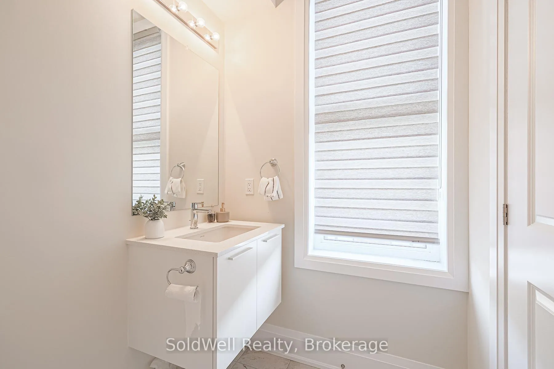 Photo 32 of 243 Smallwood Circle, Vaughan, Brownridge — HOMEH