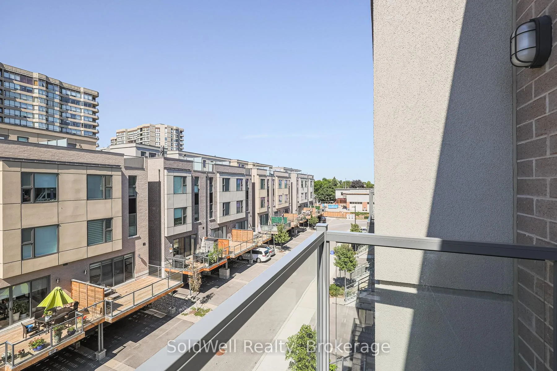 Photo 34 of 243 Smallwood Circle, Vaughan, Brownridge — HOMEH