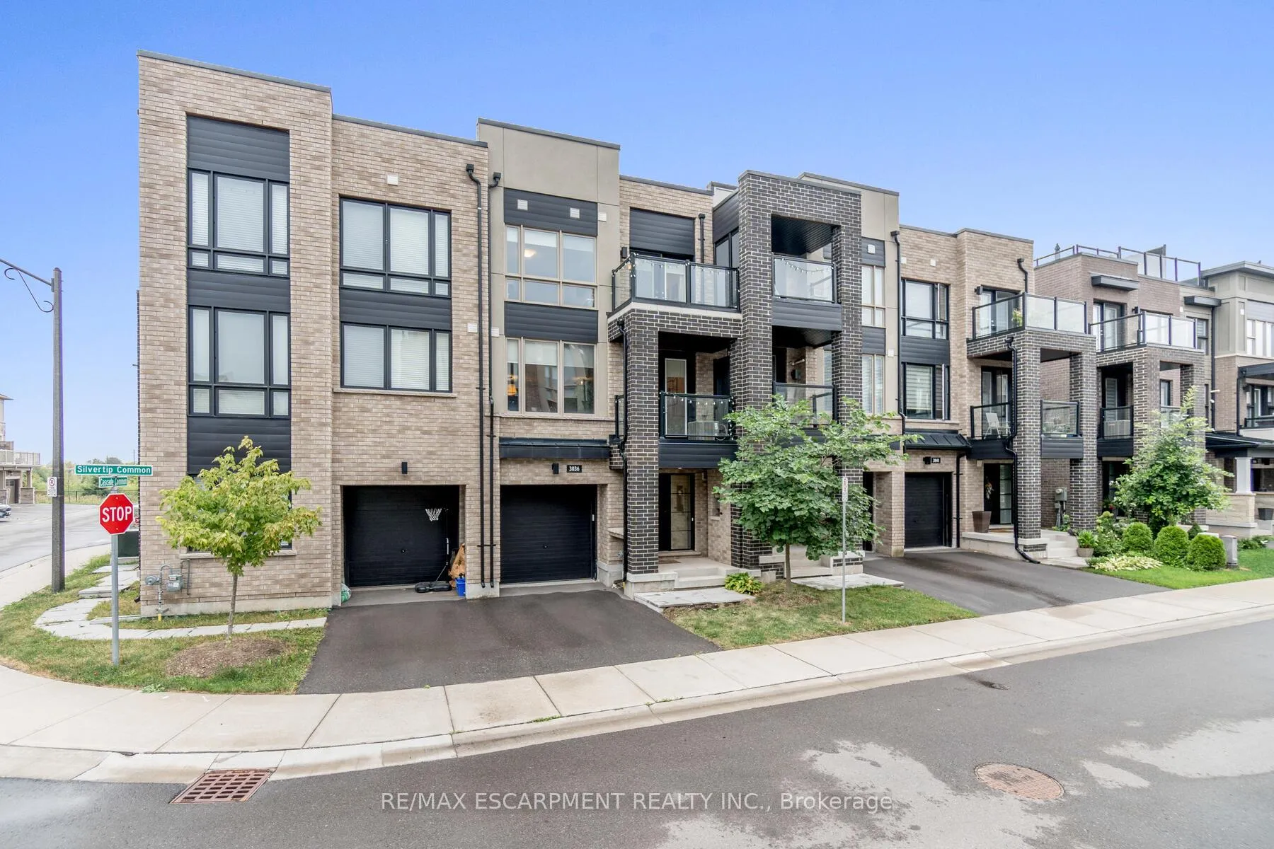 Photo 2 of 3036 Silvertip Common Crescent, Oakville, Joshua Meadows — HOMEH