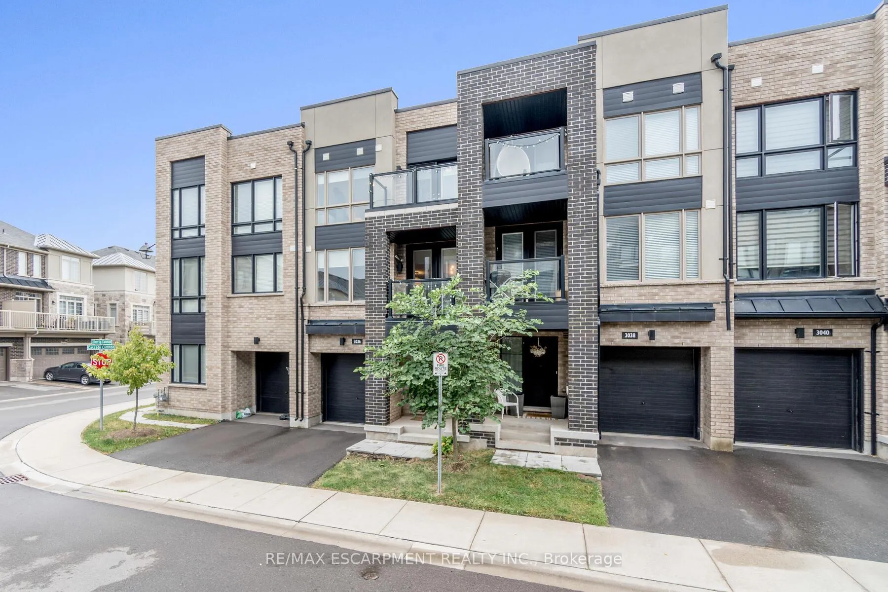 Photo 3 of 3036 Silvertip Common Crescent, Oakville, Joshua Meadows — HOMEH