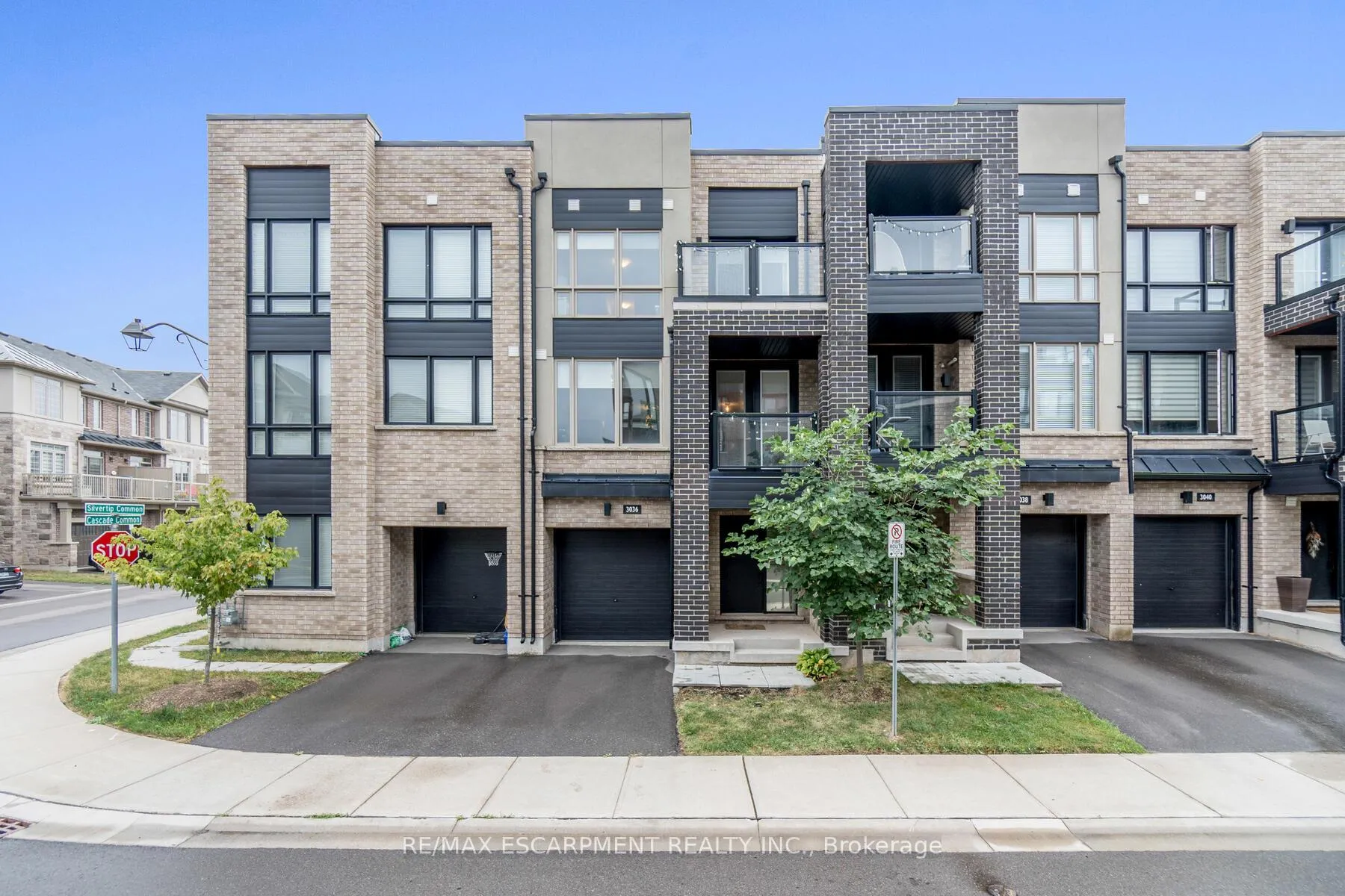 Photo 4 of 3036 Silvertip Common Crescent, Oakville, Joshua Meadows — HOMEH