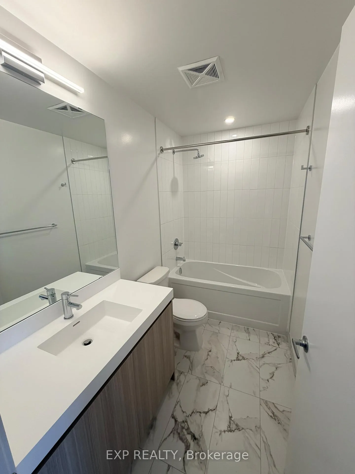 Photo 6 of Unit 826, 20 All Nations Drive, Brampton, Northwest Brampton — HOMEH