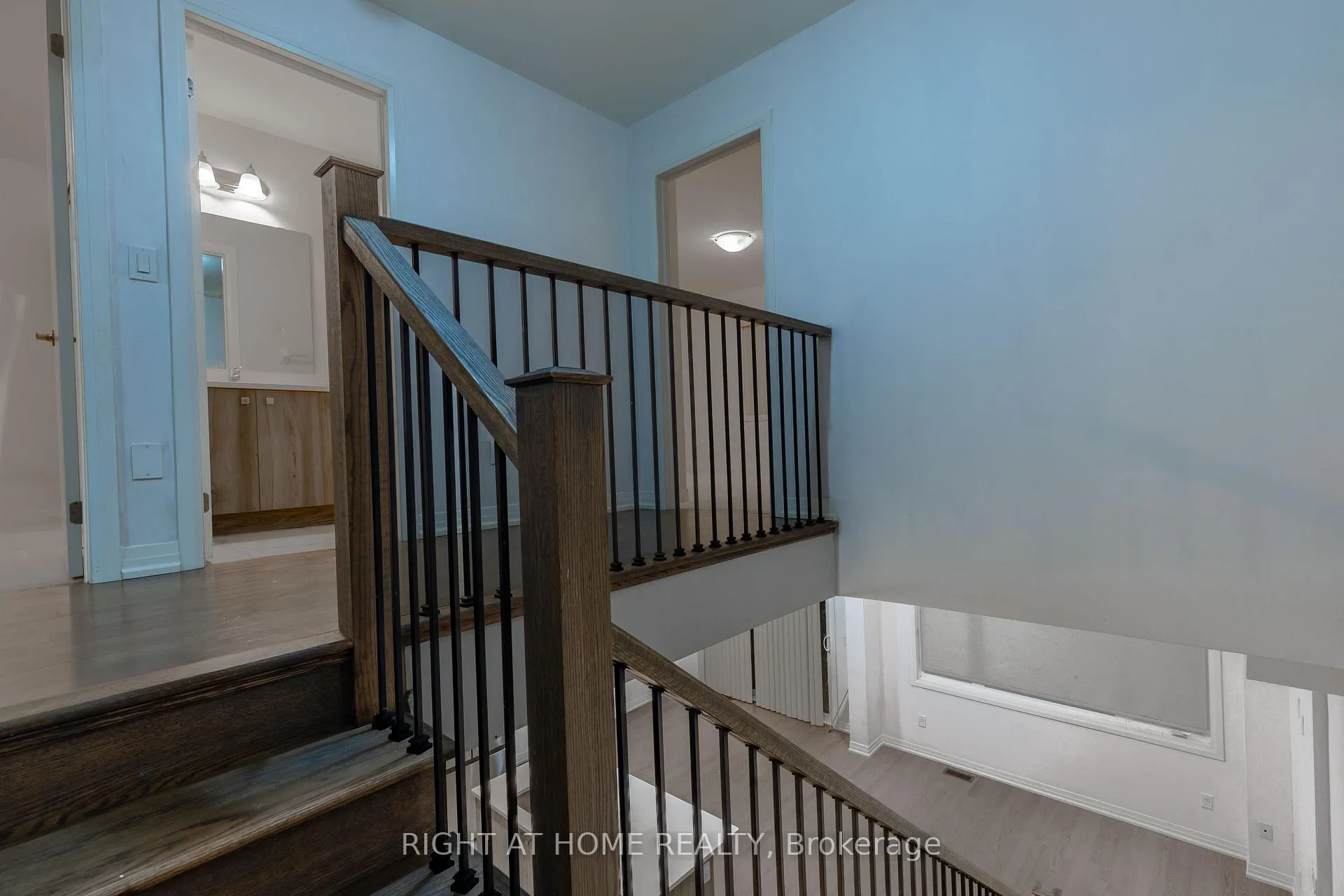 Photo 17 of 110 yale Drive, Hamilton, Mount Hope — HOMEH