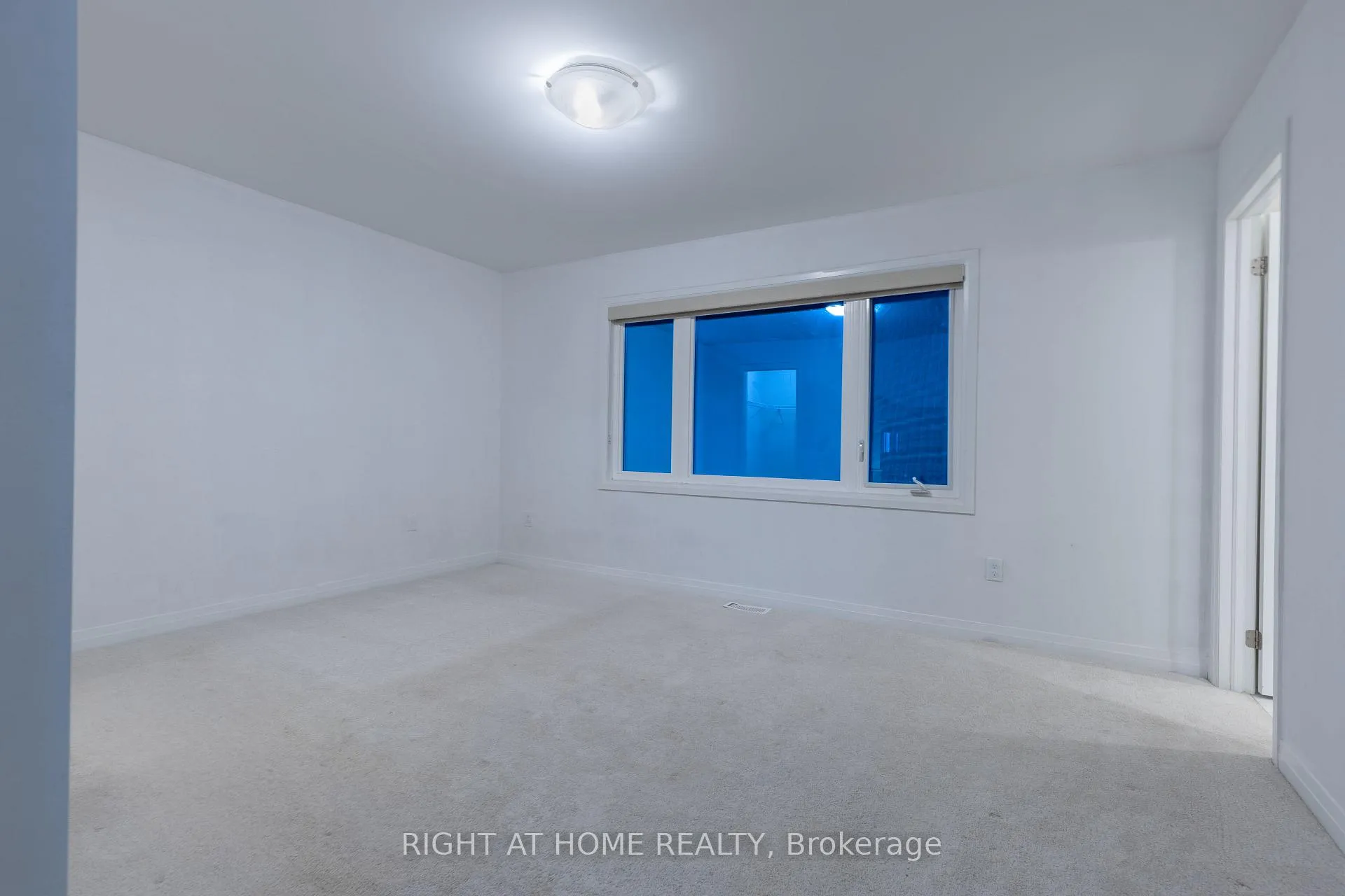 Photo 19 of 110 yale Drive, Hamilton, Mount Hope — HOMEH