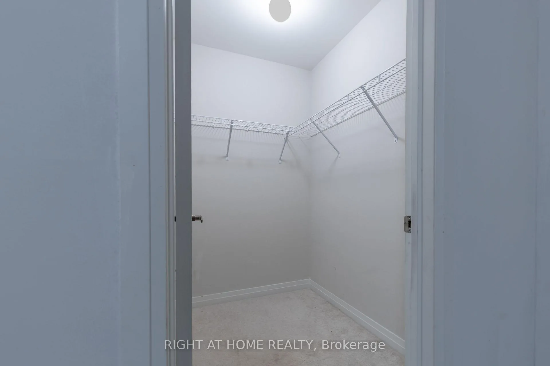 Photo 21 of 110 yale Drive, Hamilton, Mount Hope — HOMEH