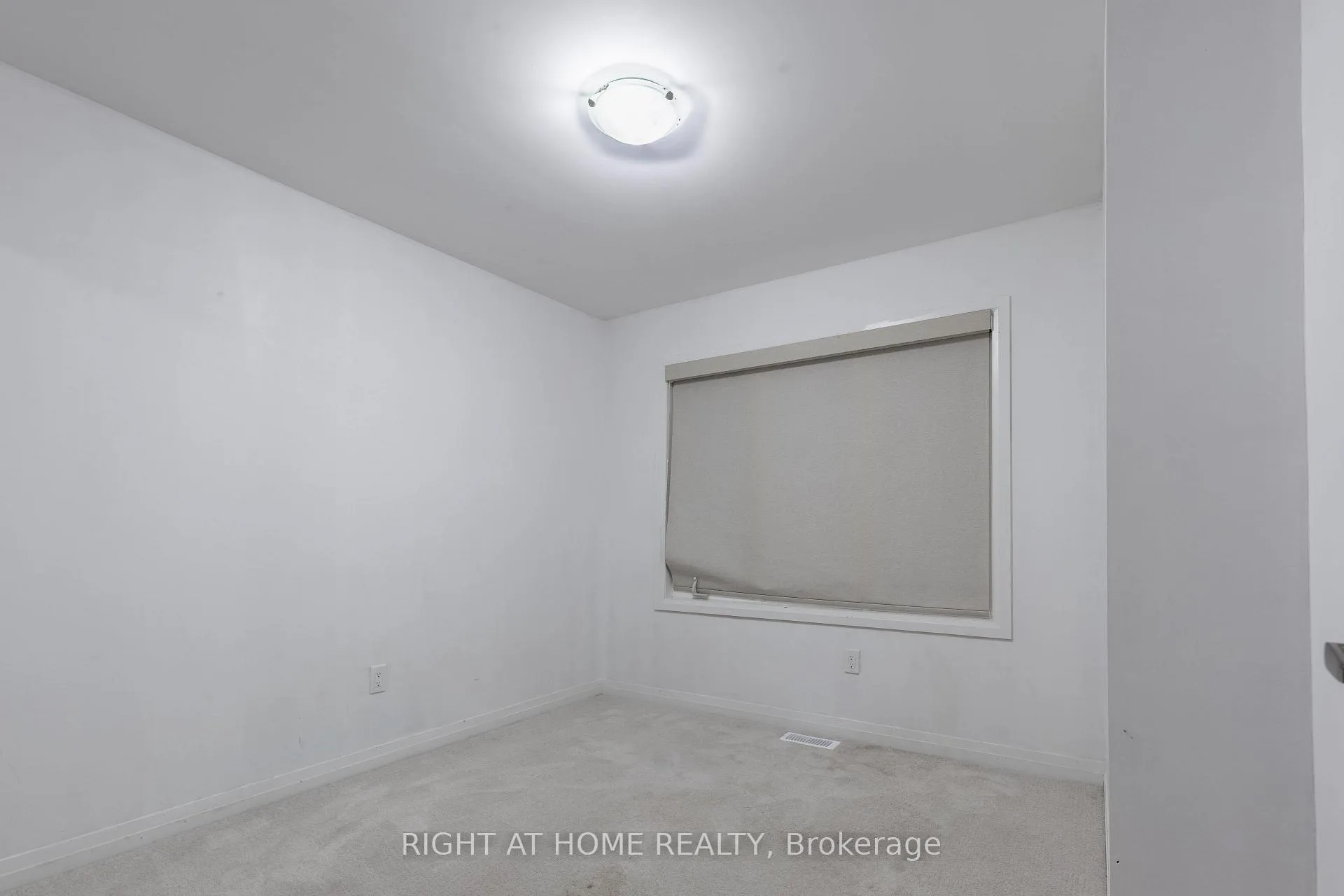 Photo 28 of 110 yale Drive, Hamilton, Mount Hope — HOMEH