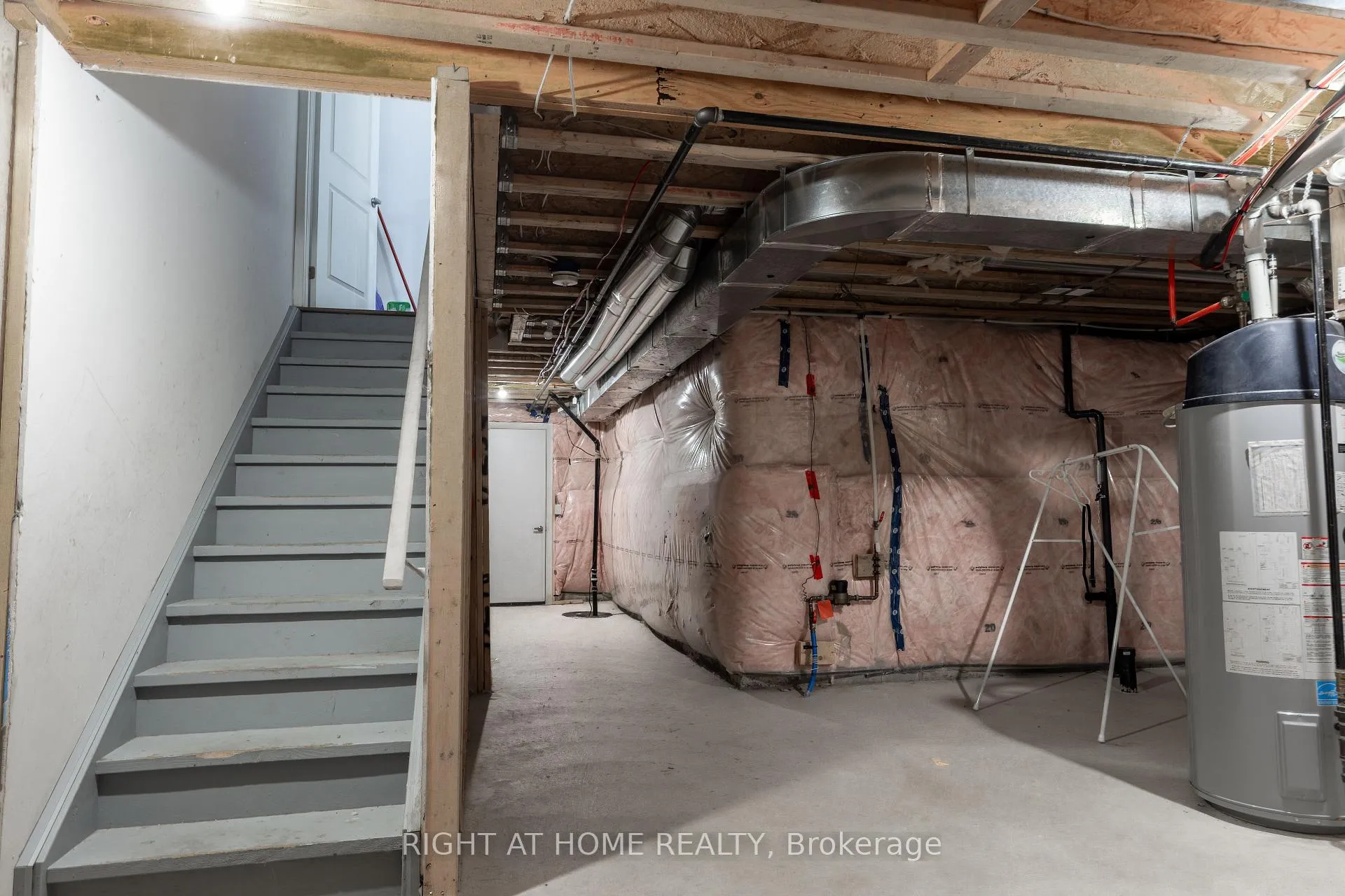 Photo 31 of 110 yale Drive, Hamilton, Mount Hope — HOMEH