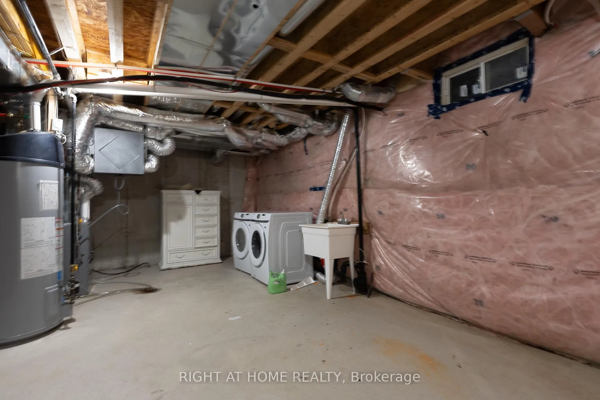 Photo 32 of 110 yale Drive, Hamilton, Mount Hope — HOMEH