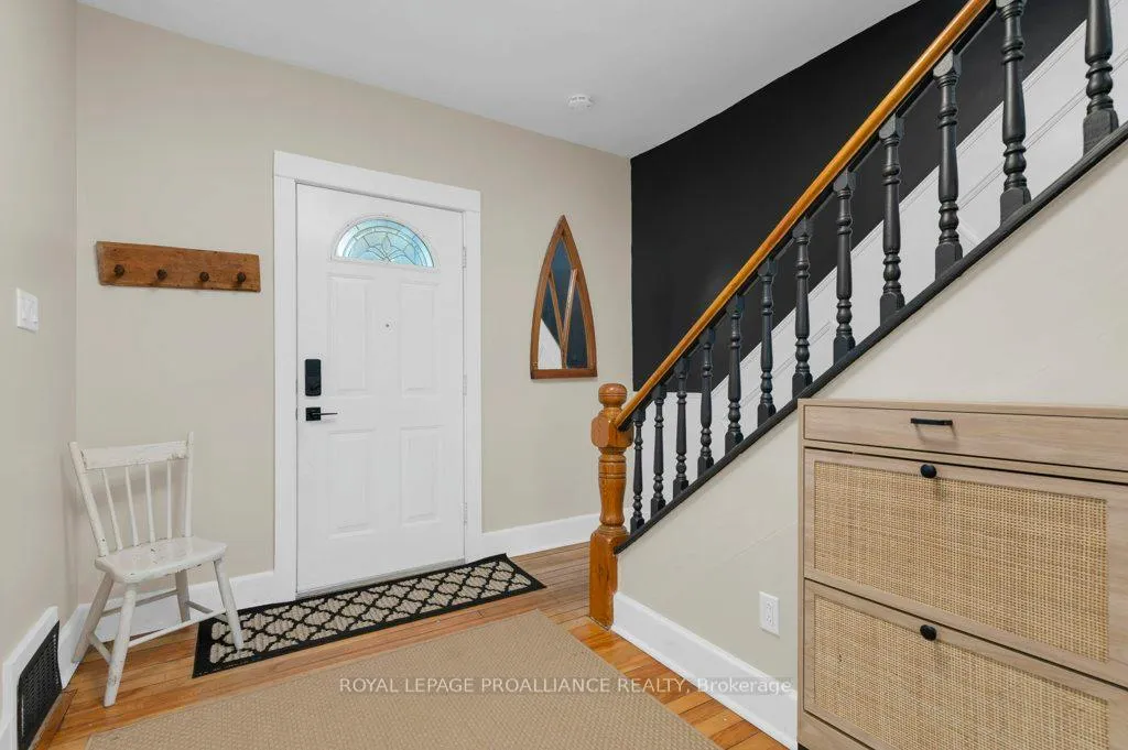 Photo 6 of 306 Bleecker Avenue, Belleville, Belleville Ward — HOMEH