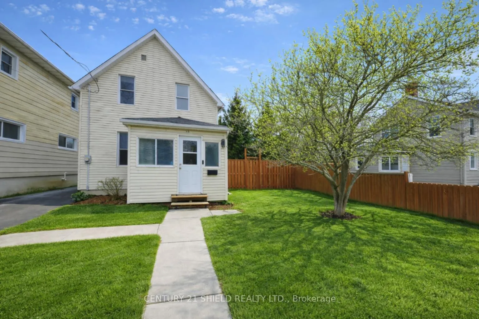 Photo 1 of 319 Third Street W, Cornwall — HOMEH