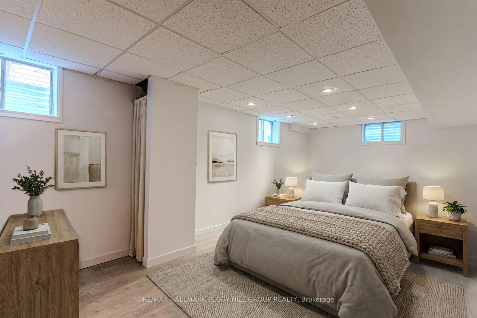 Photo 12 of 21 Autumn Lane, Barrie, Allandale Heights — HOMEH