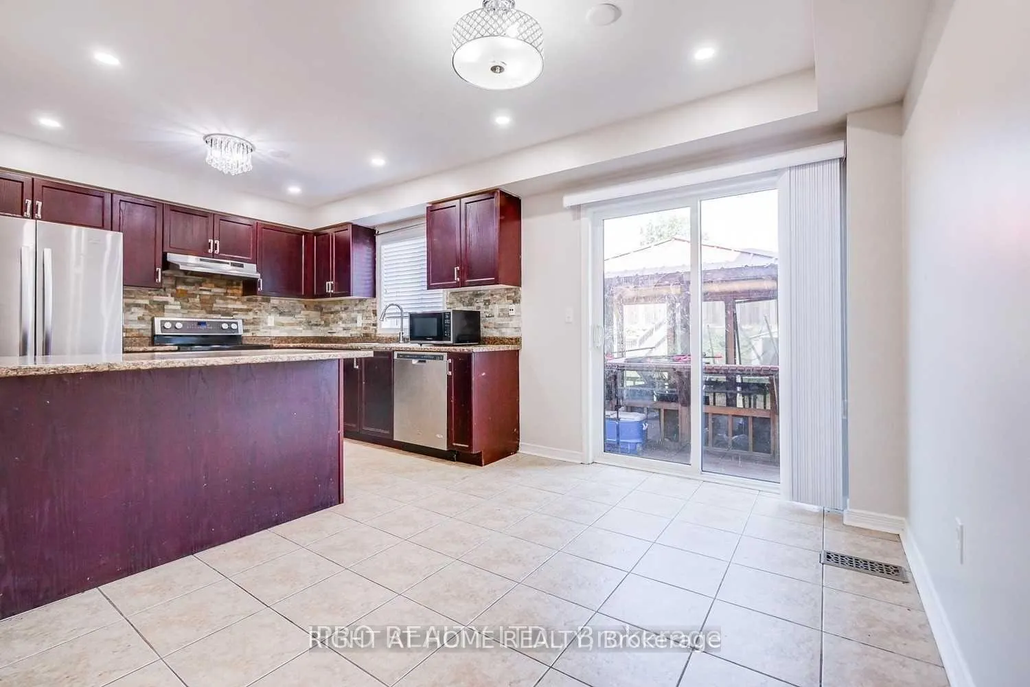Photo 8 of 387 Bussel Crescent, Milton, Clarke — HOMEH