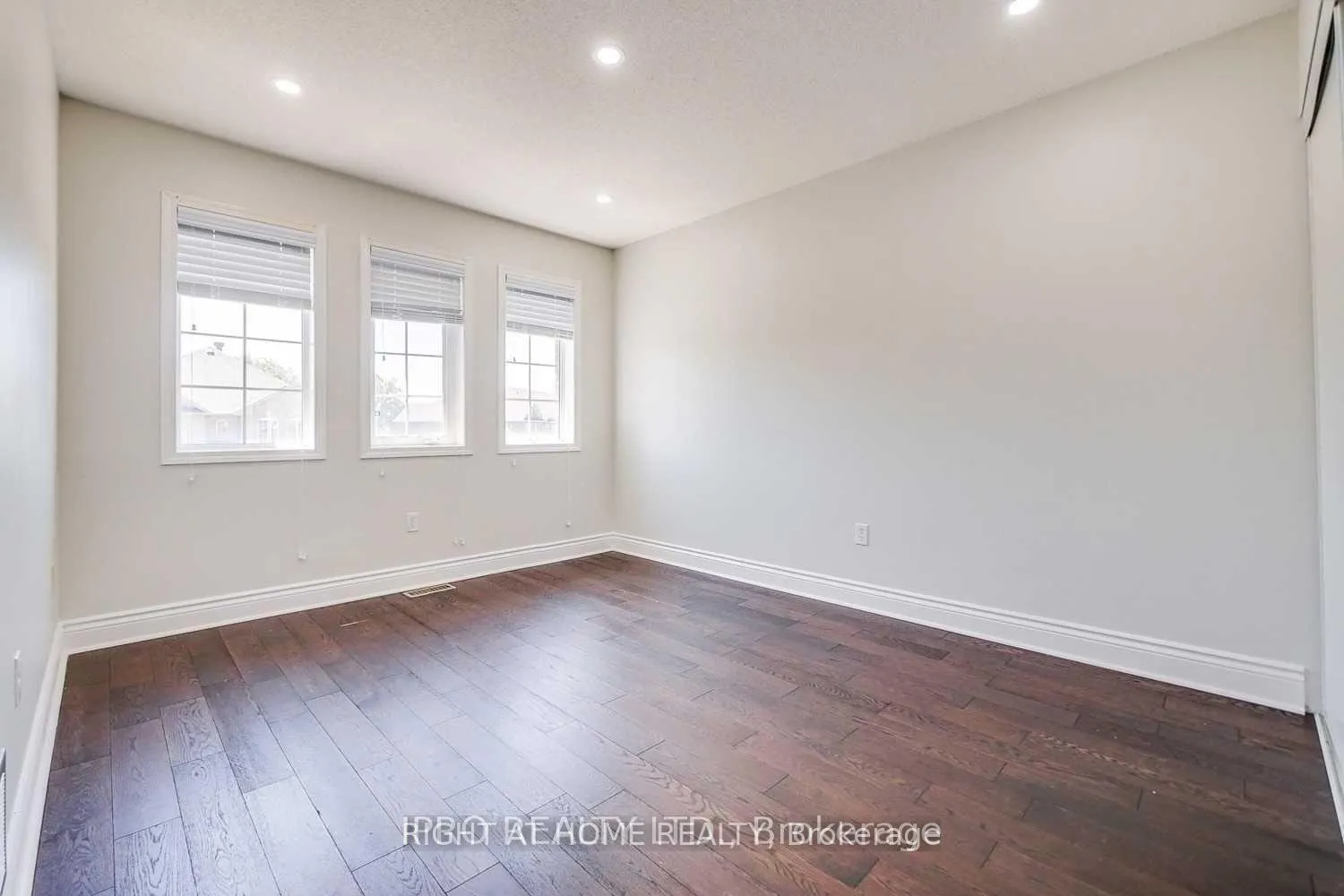 Photo 16 of 387 Bussel Crescent, Milton, Clarke — HOMEH