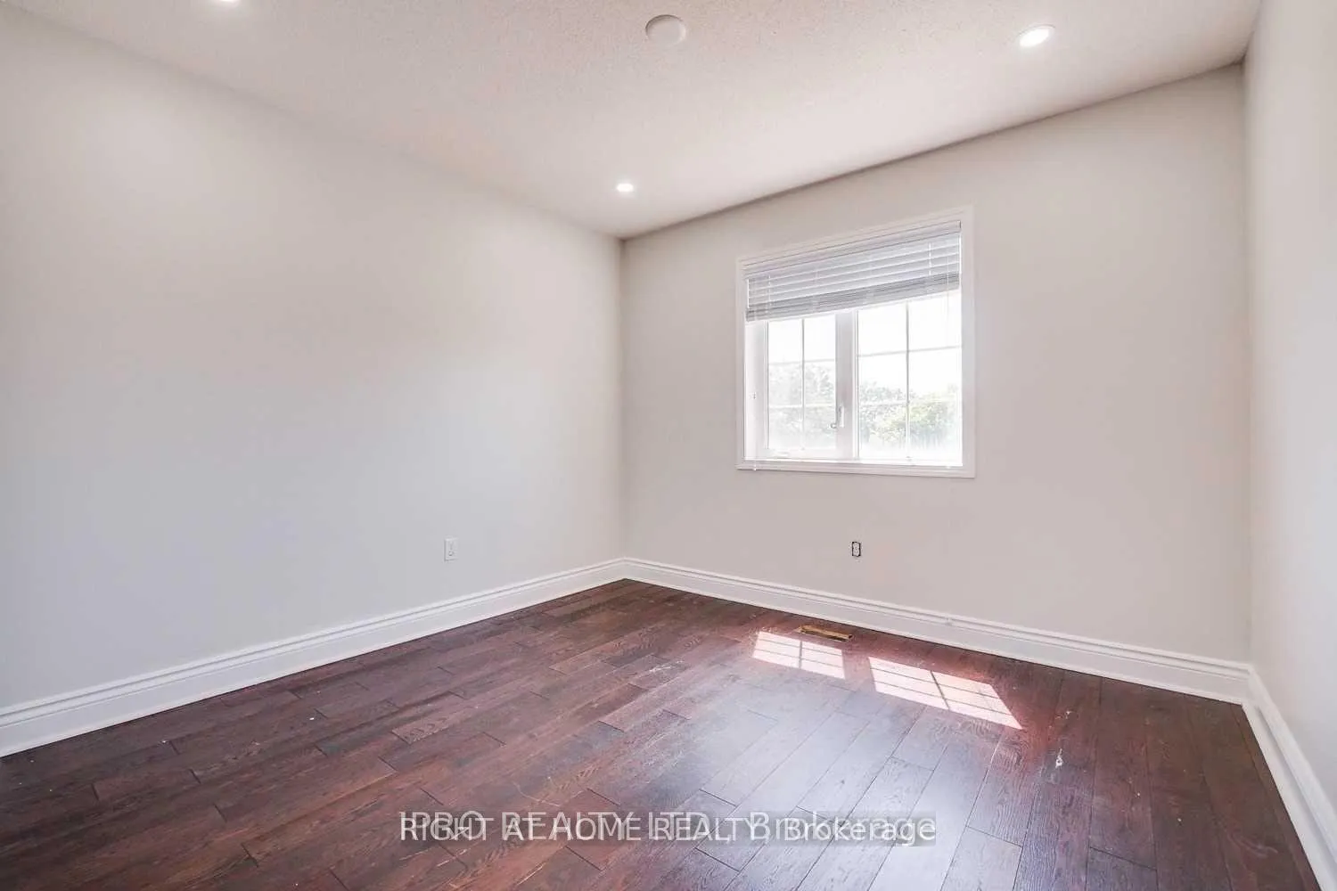 Photo 17 of 387 Bussel Crescent, Milton, Clarke — HOMEH