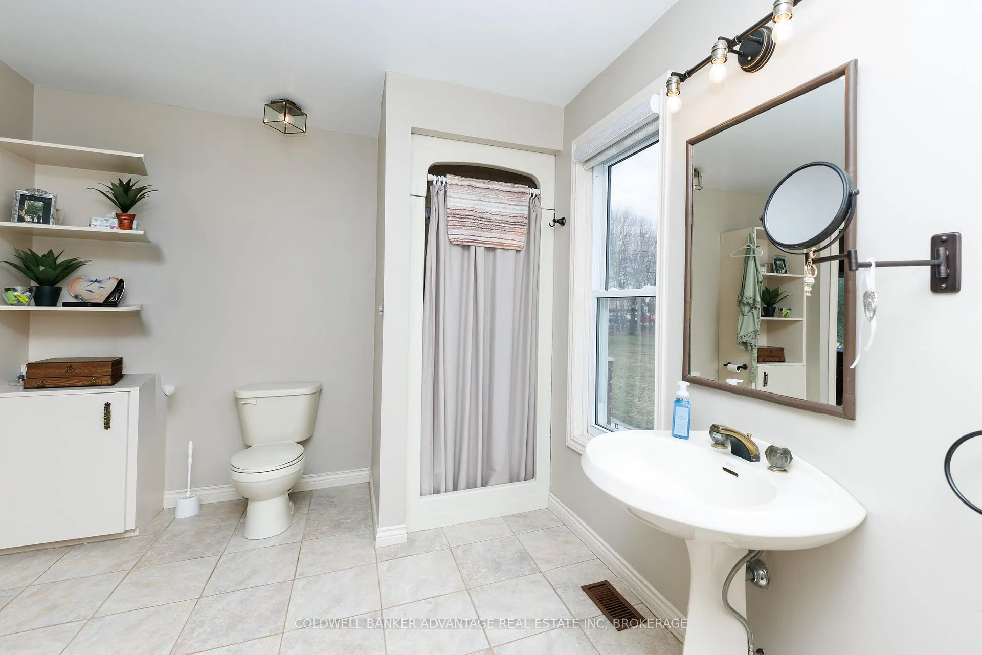 Photo 22 of 2 Donna Marie Drive, Welland, Prince Charles — HOMEH