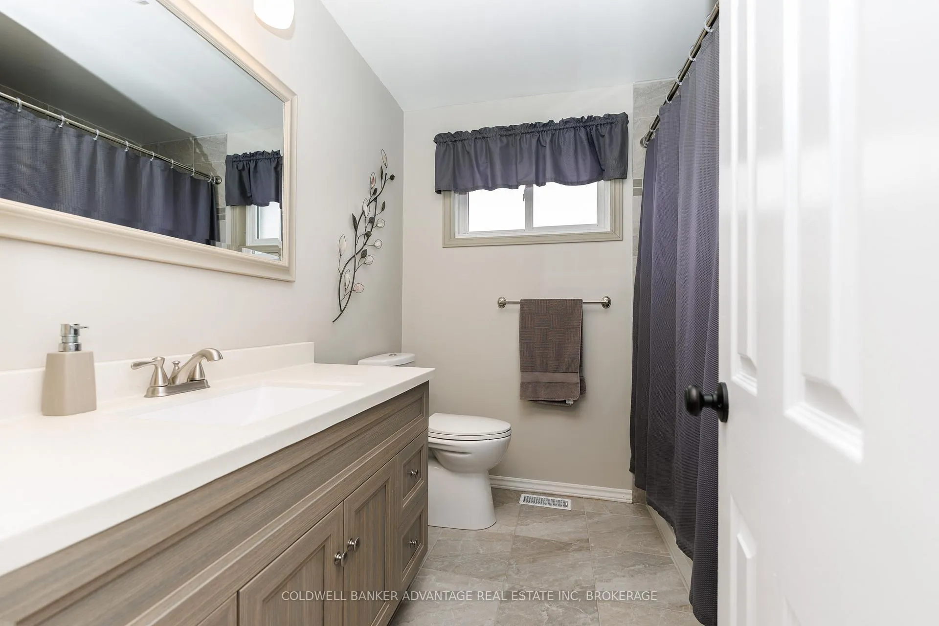Photo 31 of 2 Donna Marie Drive, Welland, Prince Charles — HOMEH