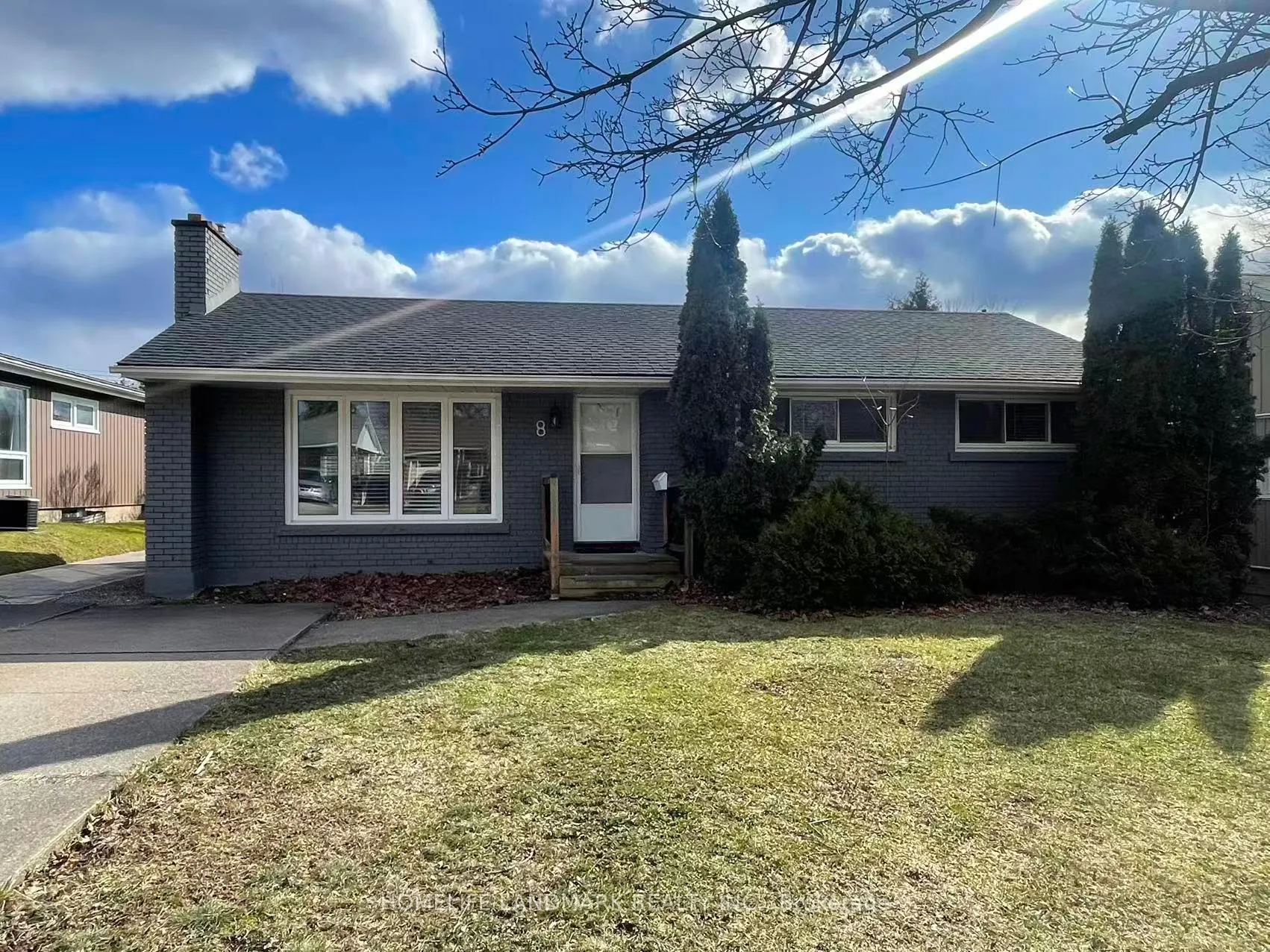 Photo 2 of 8 Richard Street, St. Catharines, Glendale/Glenridge — HOMEH