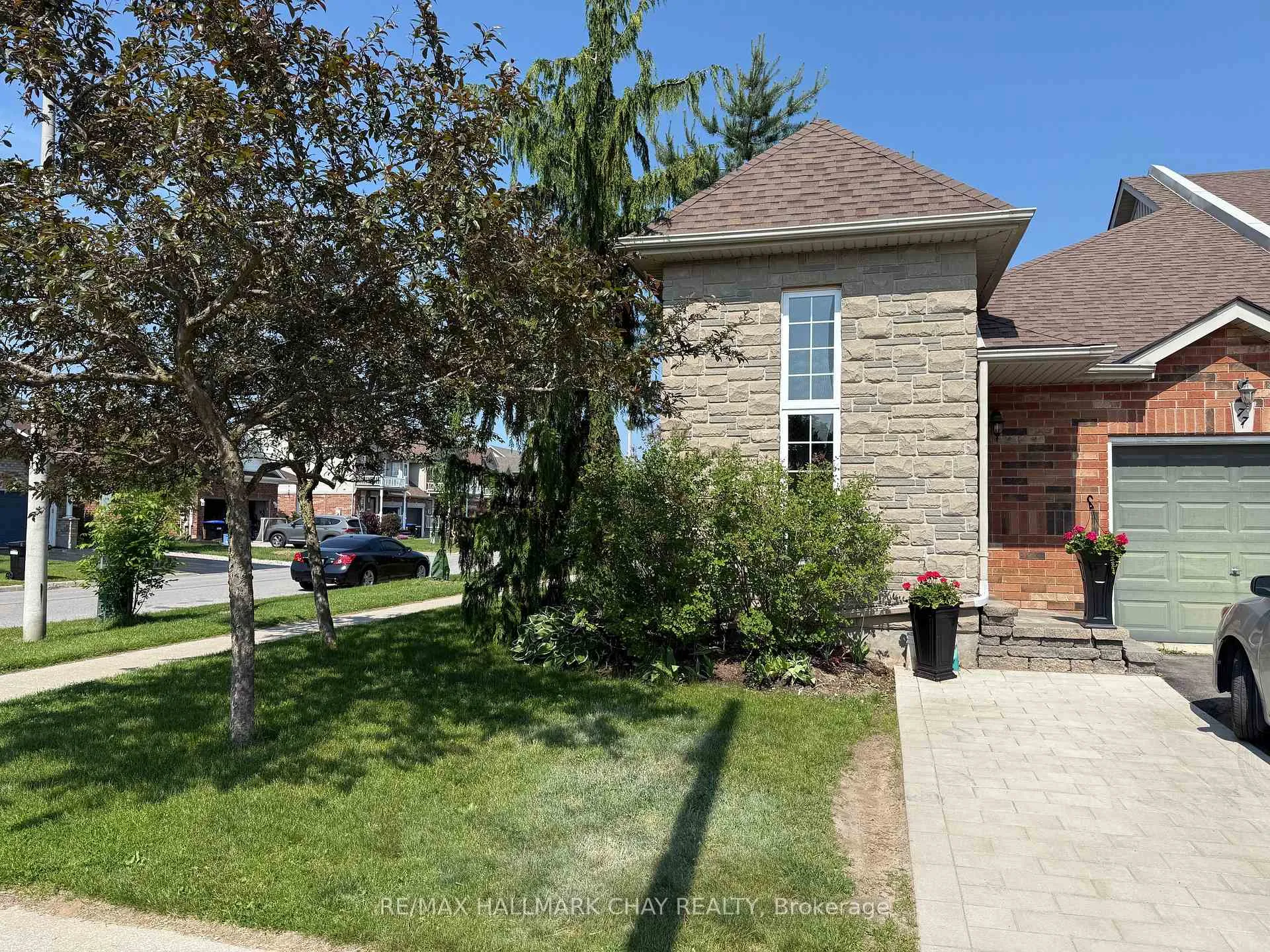 Front of Unit Lower, 77 Cowan Avenue