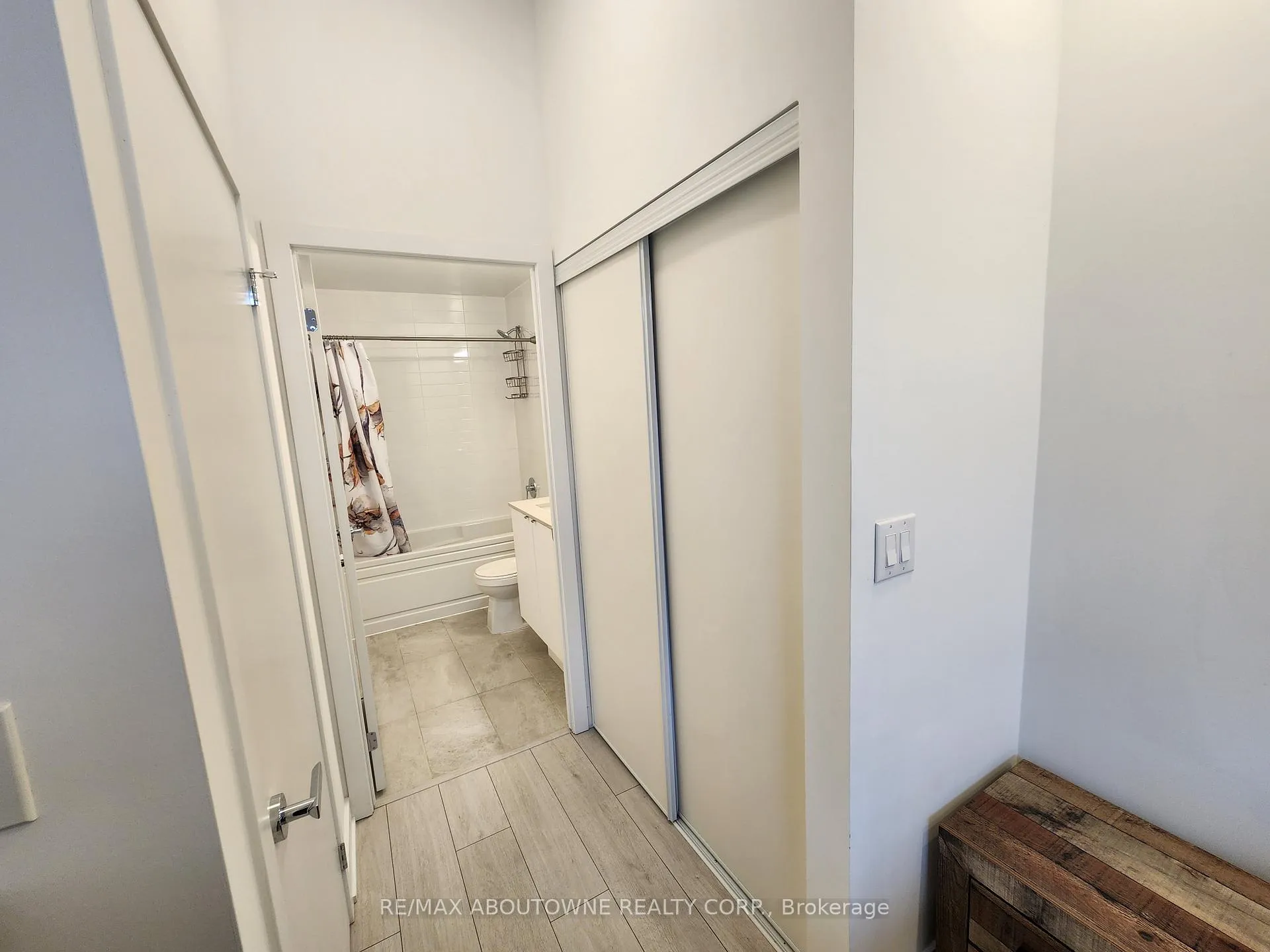 Photo 12 of Unit 101, 3210 Dakota Common, Burlington, Alton — HOMEH