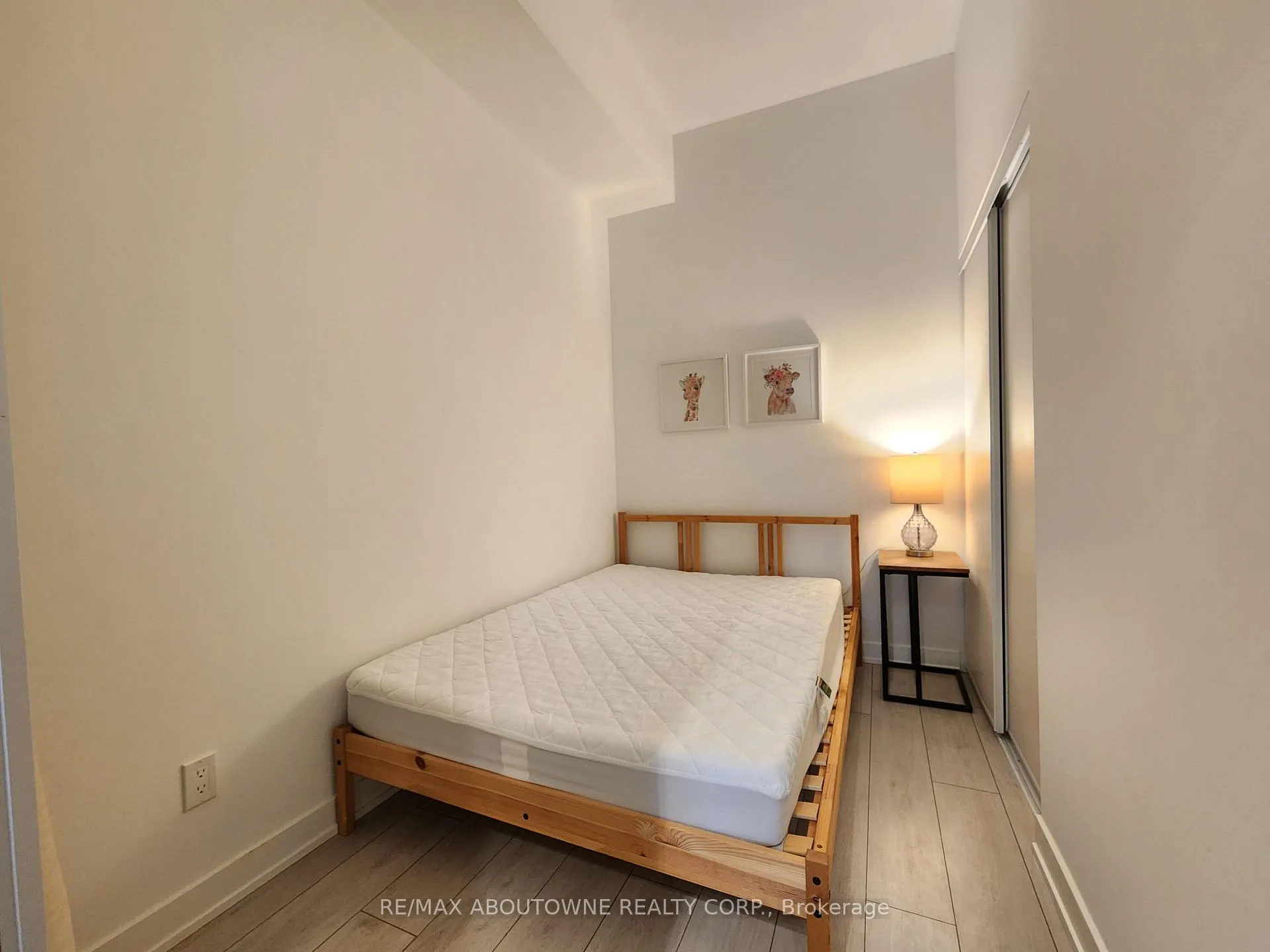 Photo 16 of Unit 101, 3210 Dakota Common, Burlington, Alton — HOMEH