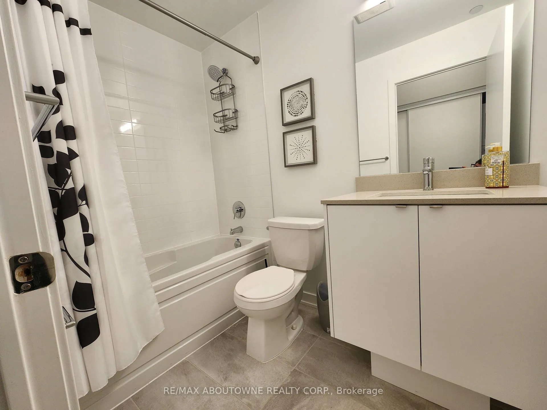 Photo 20 of Unit 101, 3210 Dakota Common, Burlington, Alton — HOMEH