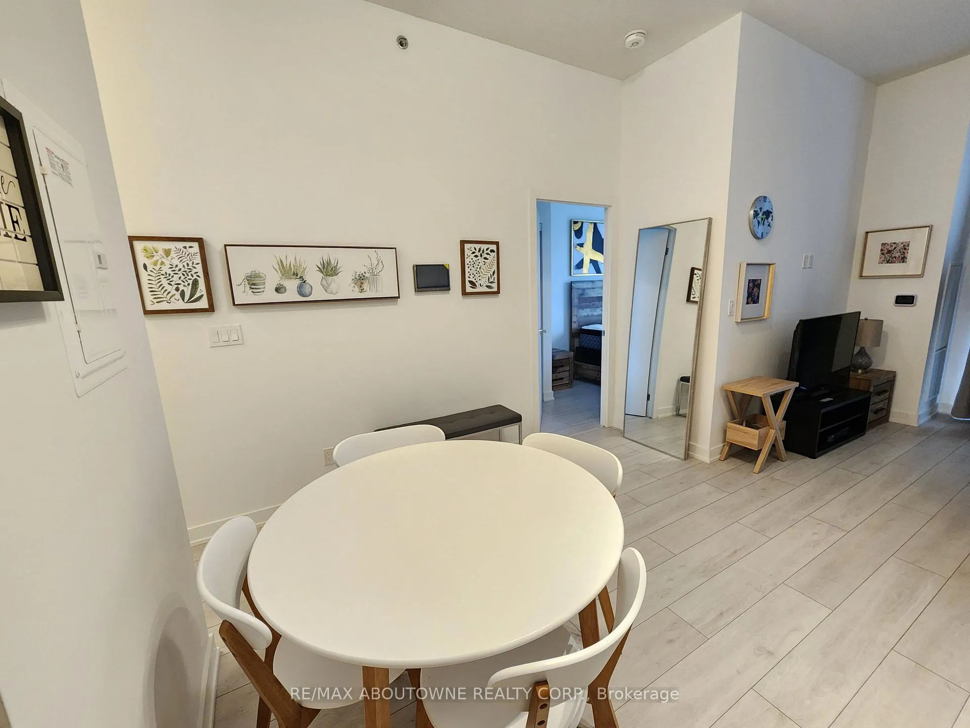 Photo 26 of Unit 101, 3210 Dakota Common, Burlington, Alton — HOMEH