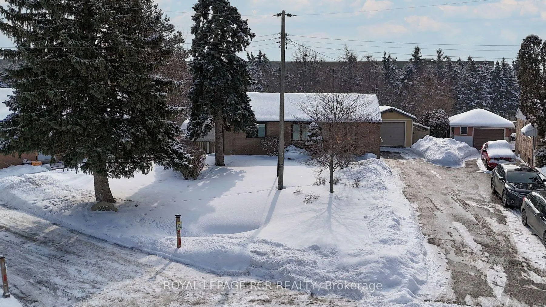 Photo 1 of 205 Martha Crescent, Caledon, Bolton West — HOMEH
