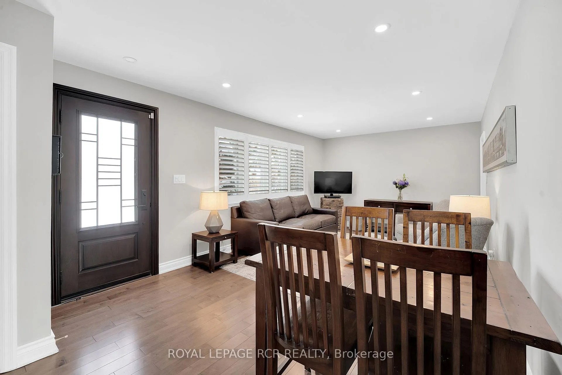 Photo 5 of 205 Martha Crescent, Caledon, Bolton West — HOMEH