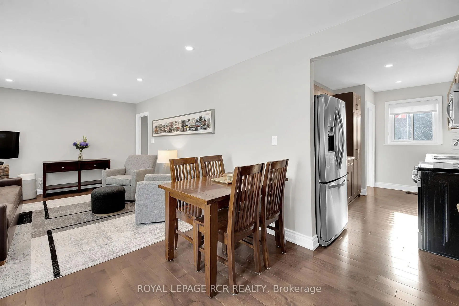 Photo 9 of 205 Martha Crescent, Caledon, Bolton West — HOMEH