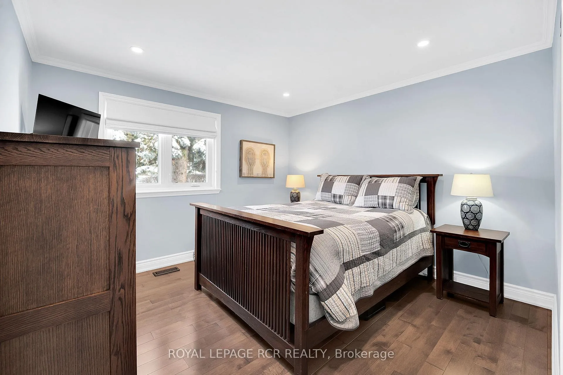 Photo 16 of 205 Martha Crescent, Caledon, Bolton West — HOMEH