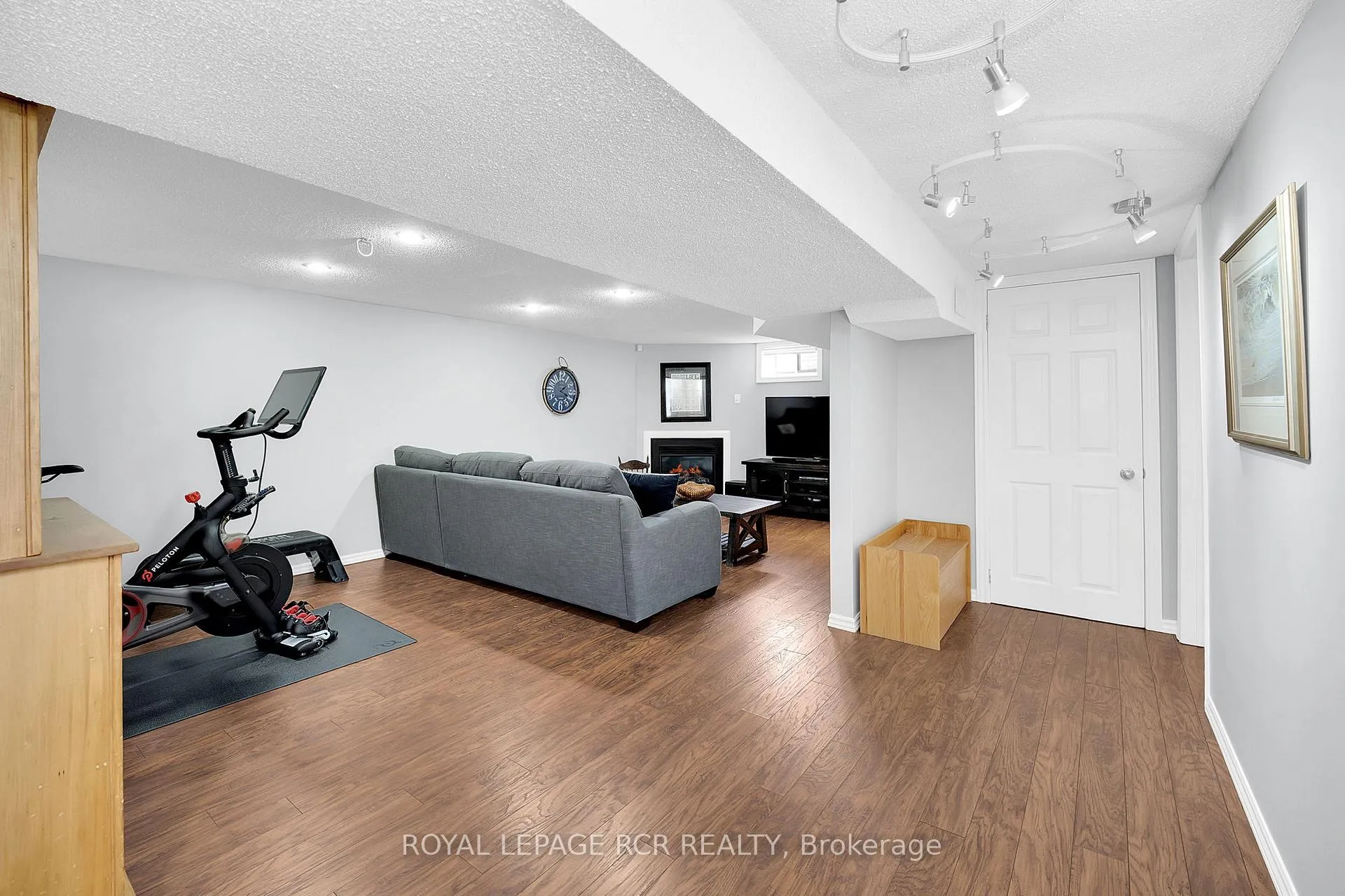 Photo 22 of 205 Martha Crescent, Caledon, Bolton West — HOMEH