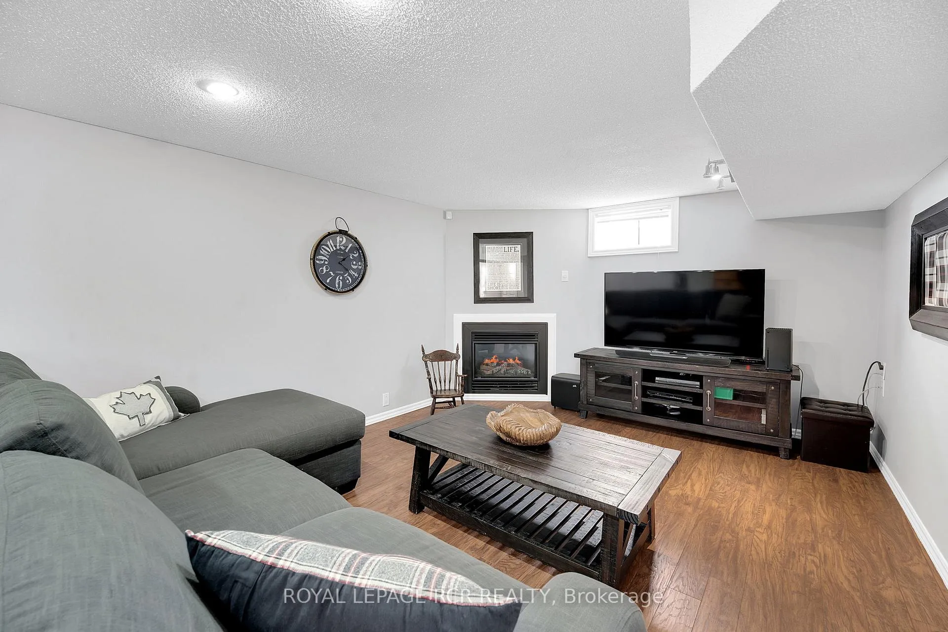 Photo 26 of 205 Martha Crescent, Caledon, Bolton West — HOMEH