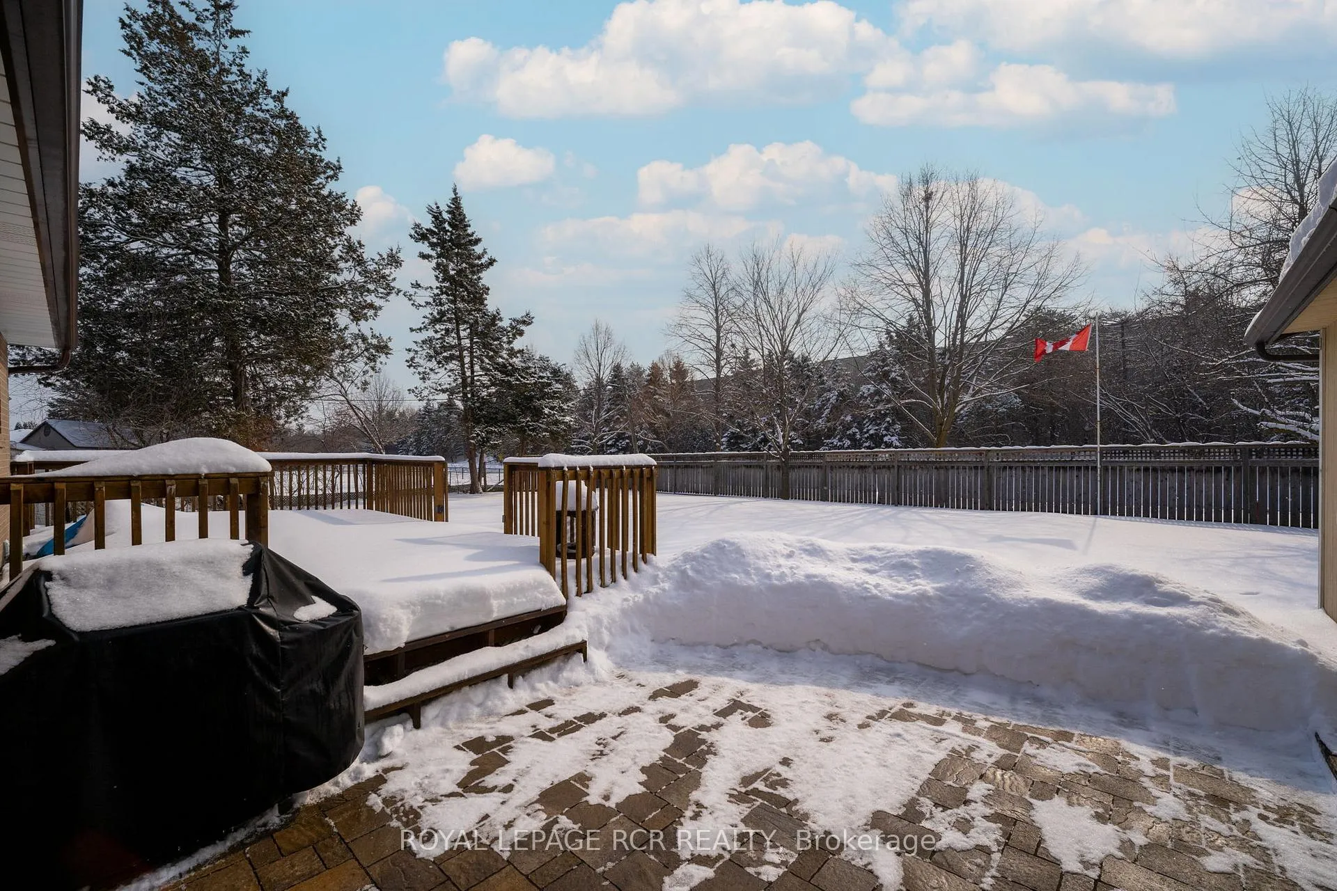 Photo 34 of 205 Martha Crescent, Caledon, Bolton West — HOMEH