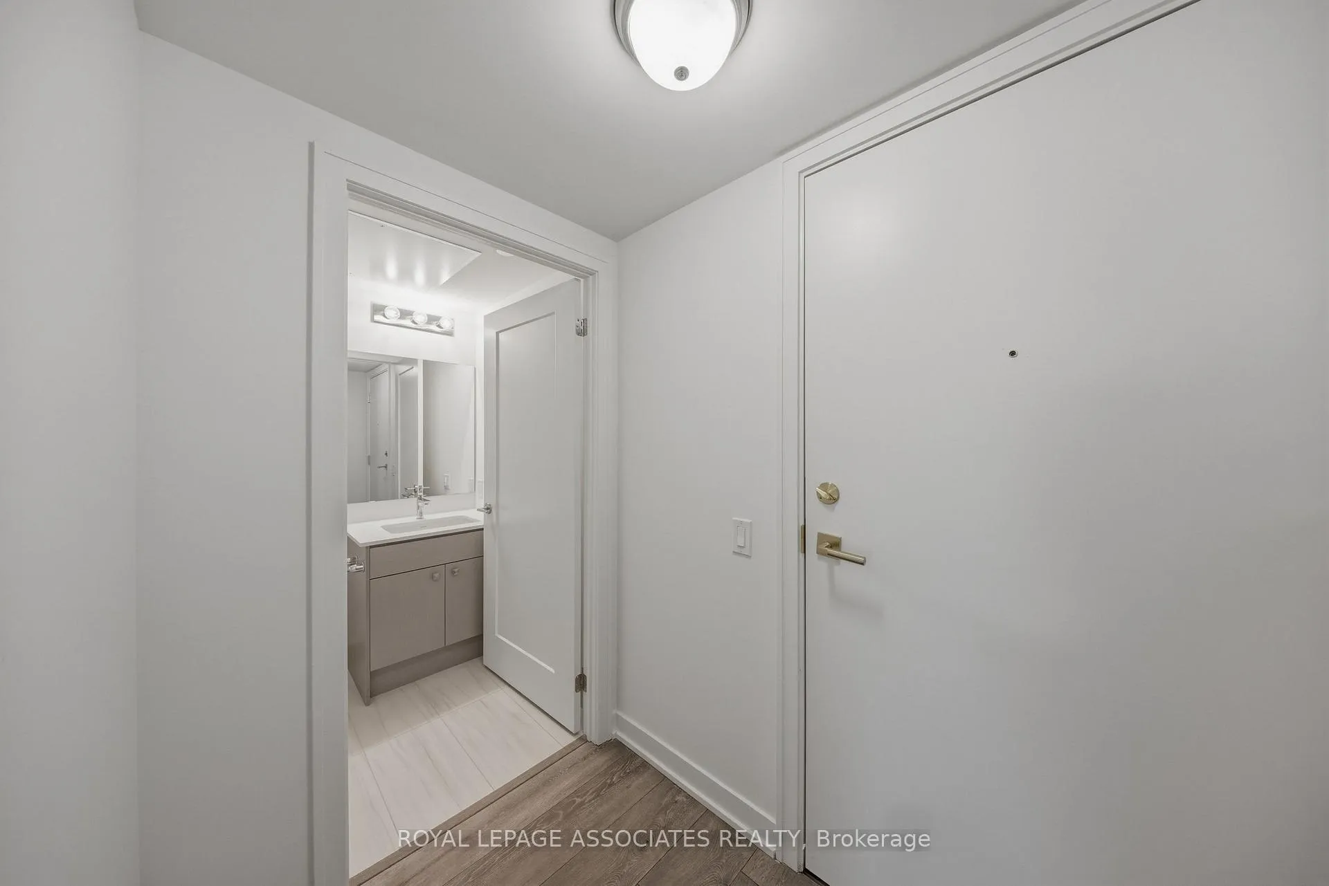 Photo 6 of Unit 503, 2 Manderley Drive, Scarborough, Birchcliffe-Cliffside — HOMEH