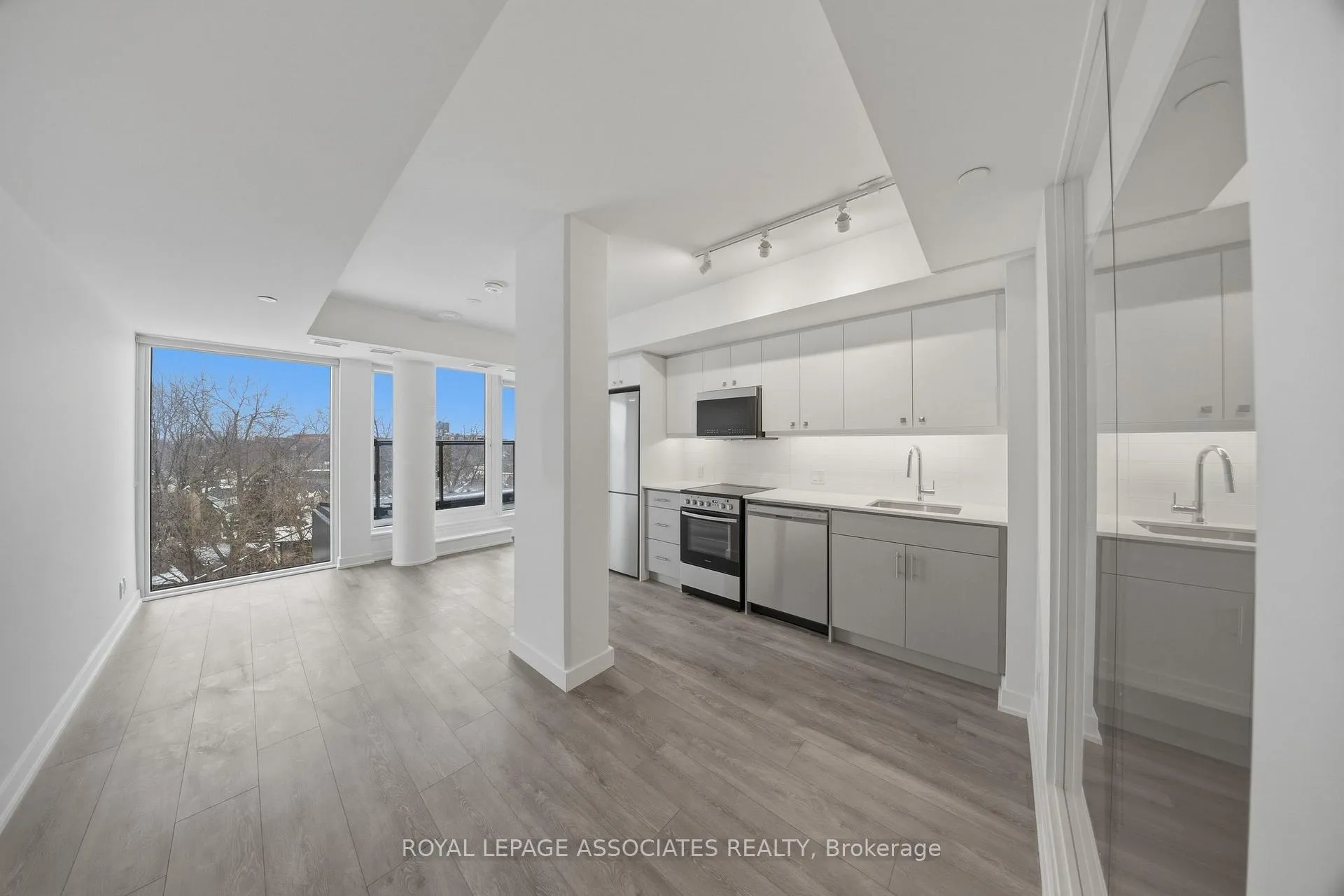 Photo 15 of Unit 503, 2 Manderley Drive, Scarborough, Birchcliffe-Cliffside — HOMEH