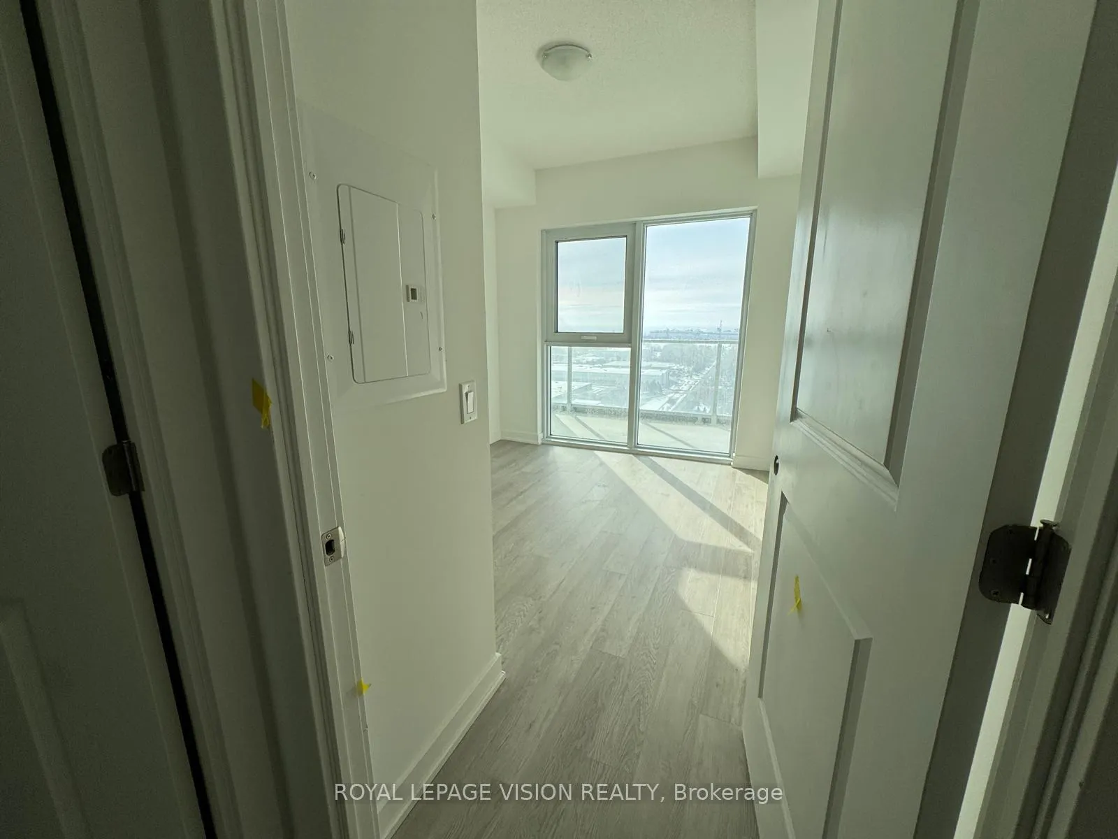 Photo 5 of Unit 2605, 1010 Sandy Beach Road, Pickering, Bay Ridges — HOMEH