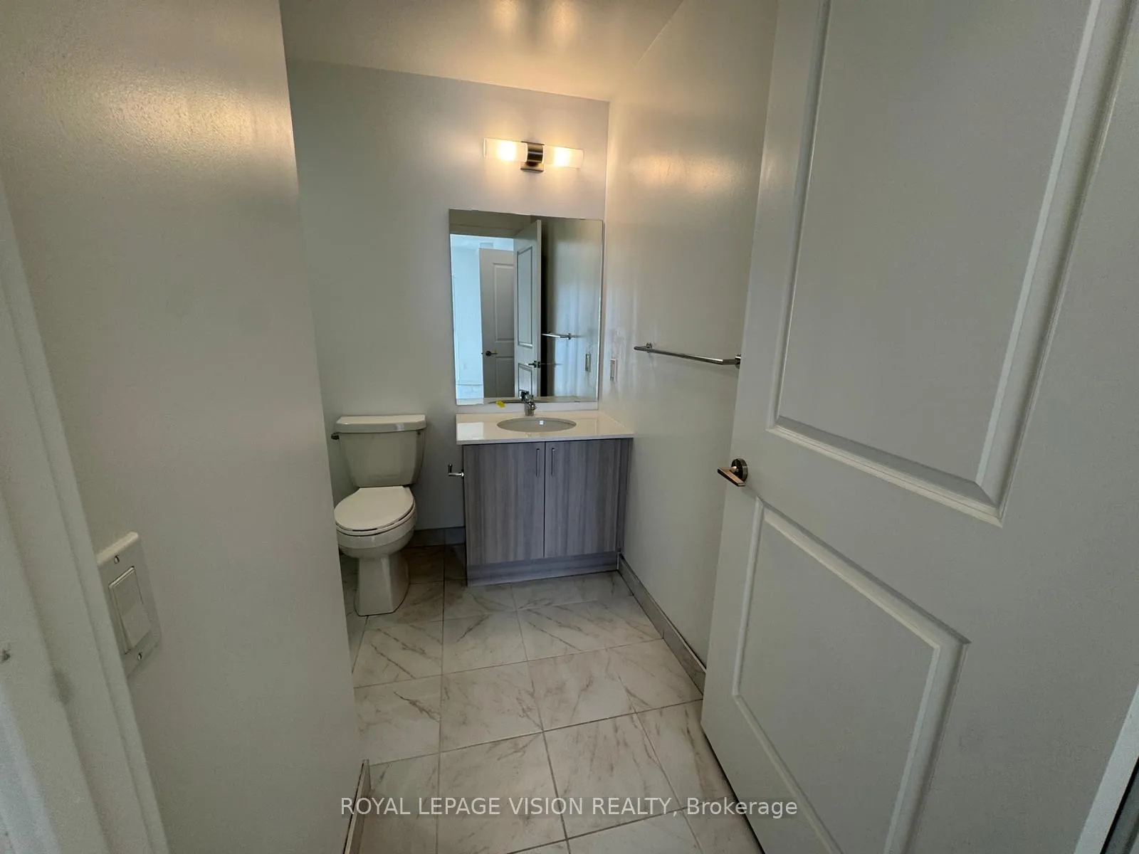 Photo 10 of Unit 2605, 1010 Sandy Beach Road, Pickering, Bay Ridges — HOMEH