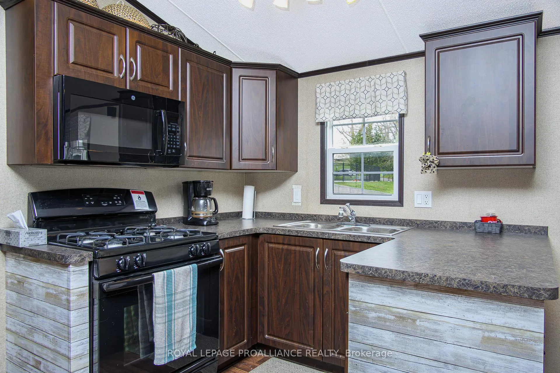 Photo 15 of Unit 3 Cherry Beach Lane, 486 County Road 18, Prince Edward County, Athol — HOMEH