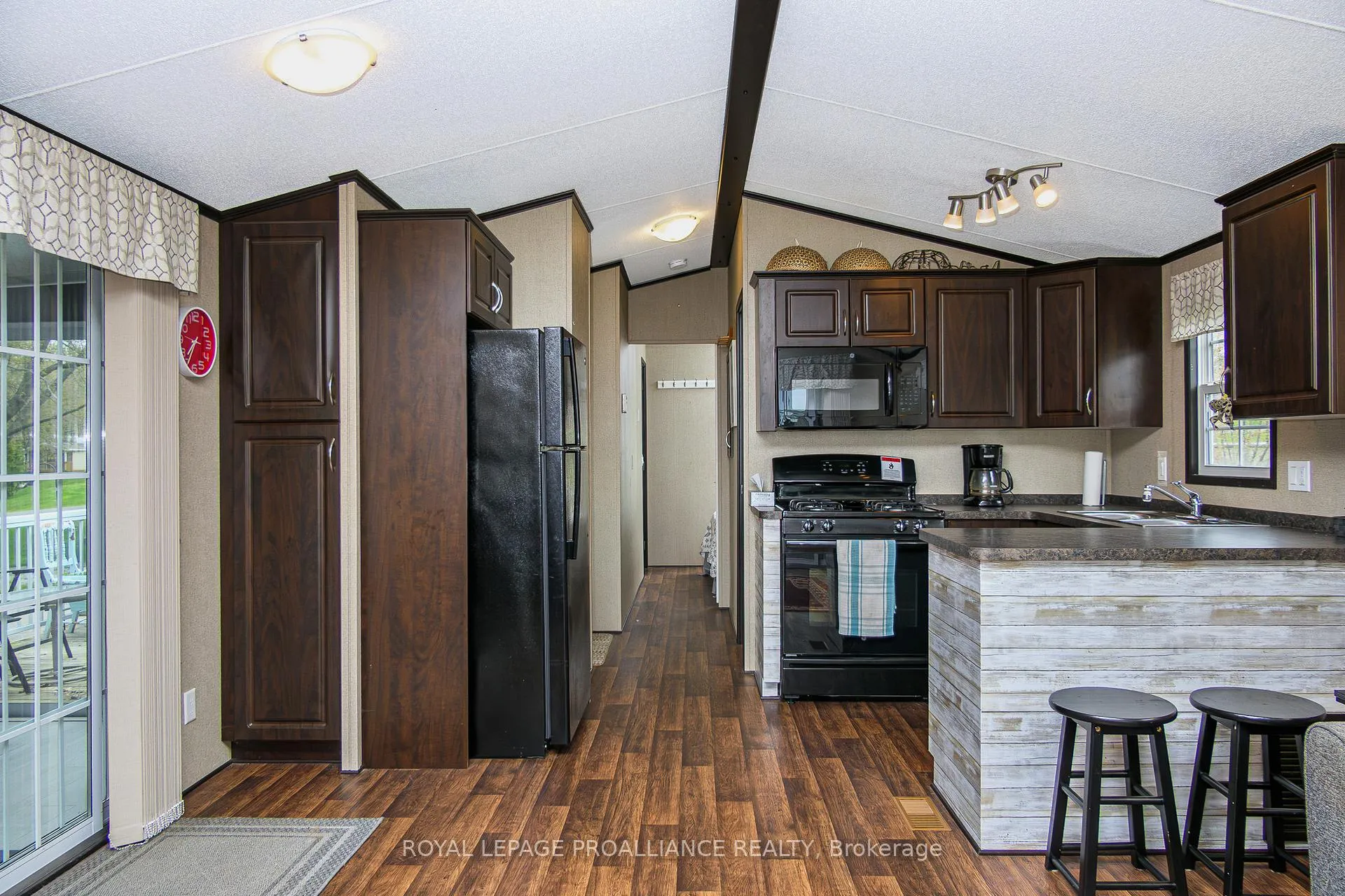 Photo 18 of Unit 3 Cherry Beach Lane, 486 County Road 18, Prince Edward County, Athol — HOMEH