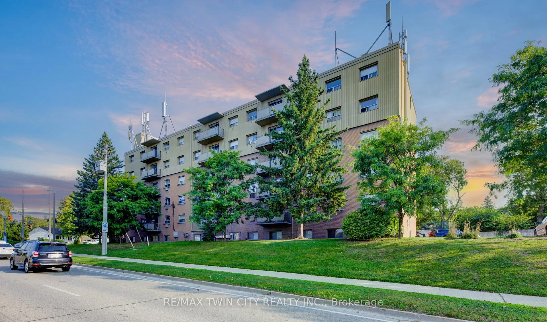 Photo 2 of Unit 201, 283 Fairway Road N, Kitchener, Centreville Chicopee — HOMEH