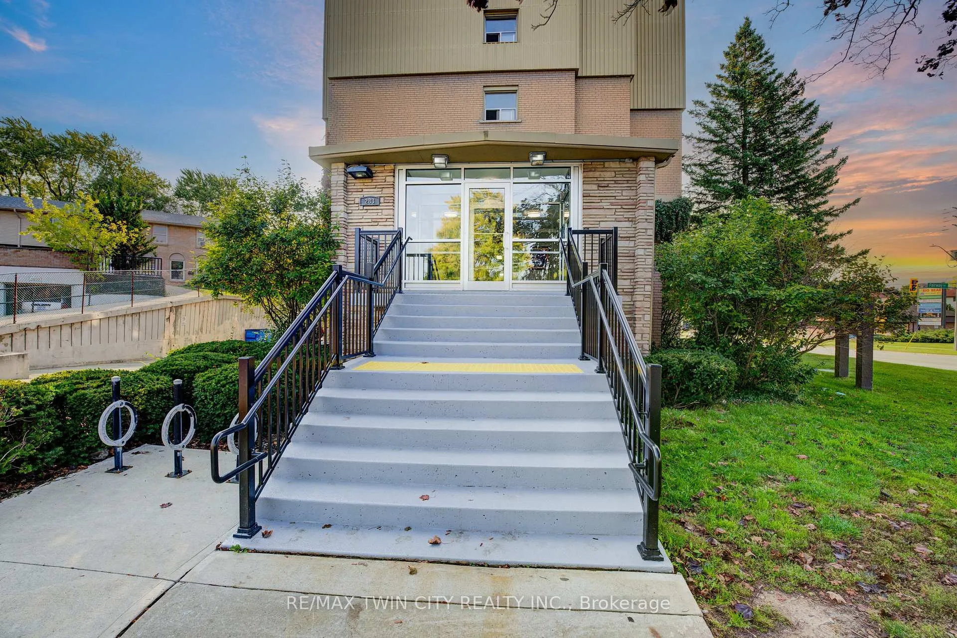 Photo 4 of Unit 201, 283 Fairway Road N, Kitchener, Centreville Chicopee — HOMEH