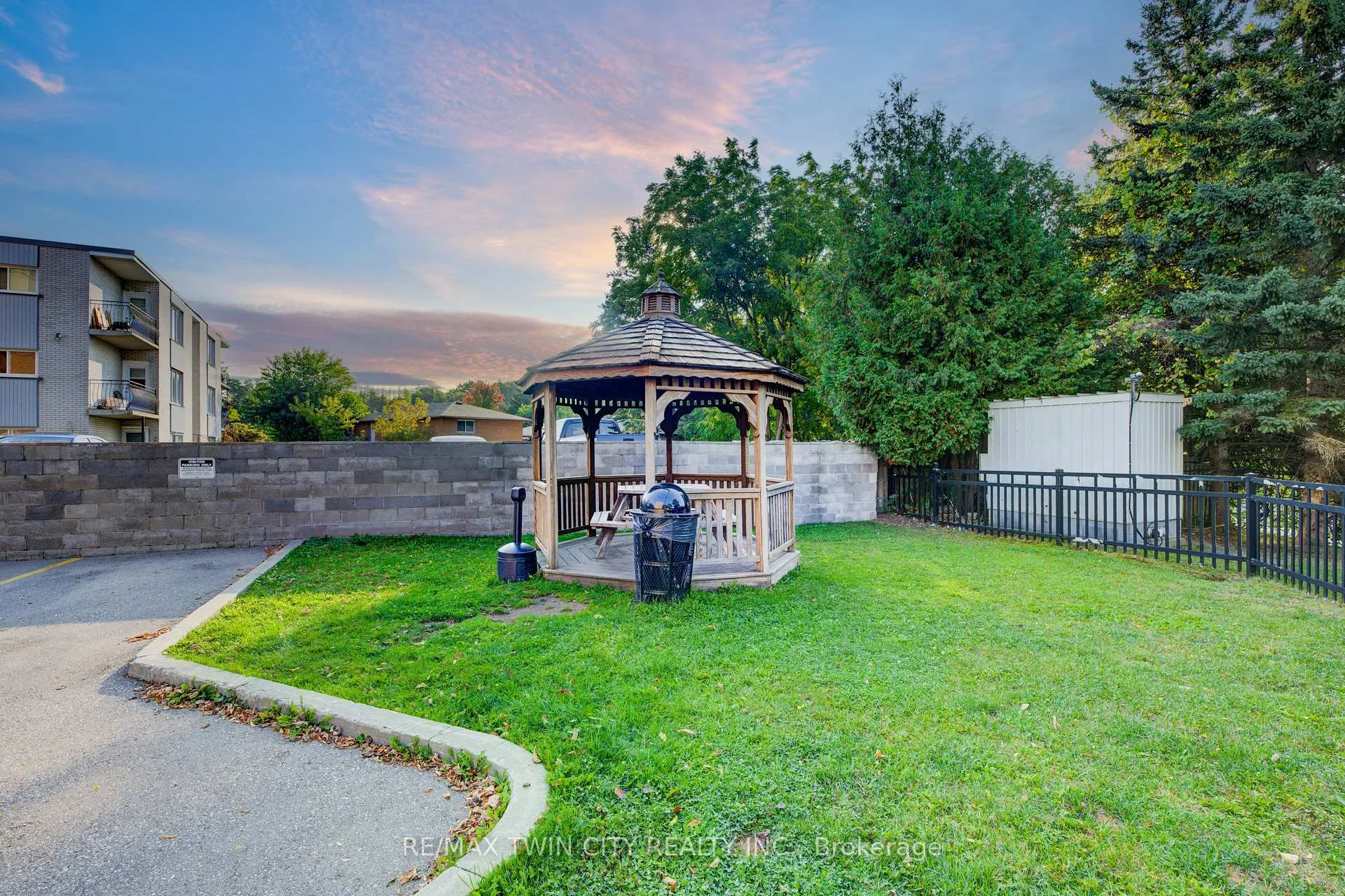 Photo 33 of Unit 201, 283 Fairway Road N, Kitchener, Centreville Chicopee — HOMEH