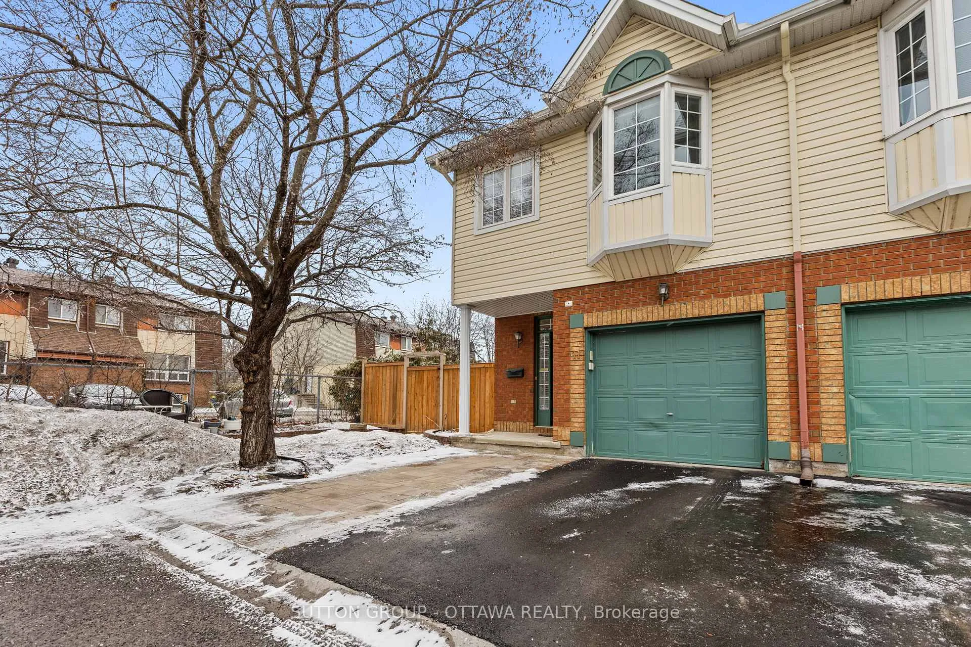 Photo 1 of Unit 11, 221 Station Boulevard, Ottawa, Riverview Park — HOMEH