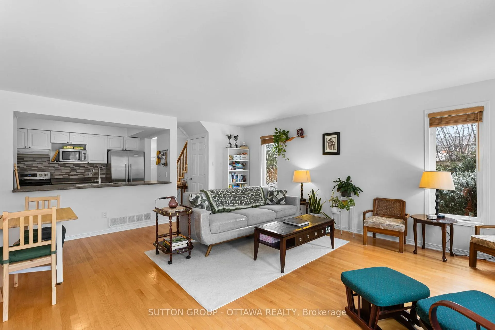 Photo 2 of Unit 11, 221 Station Boulevard, Ottawa, Riverview Park — HOMEH