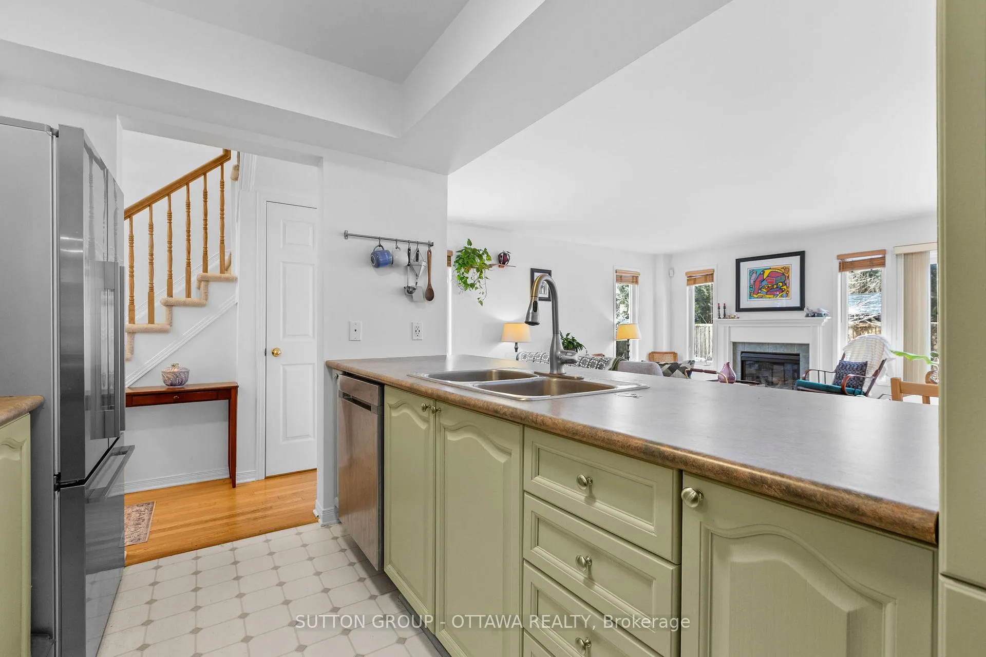 Photo 8 of Unit 11, 221 Station Boulevard, Ottawa, Riverview Park — HOMEH
