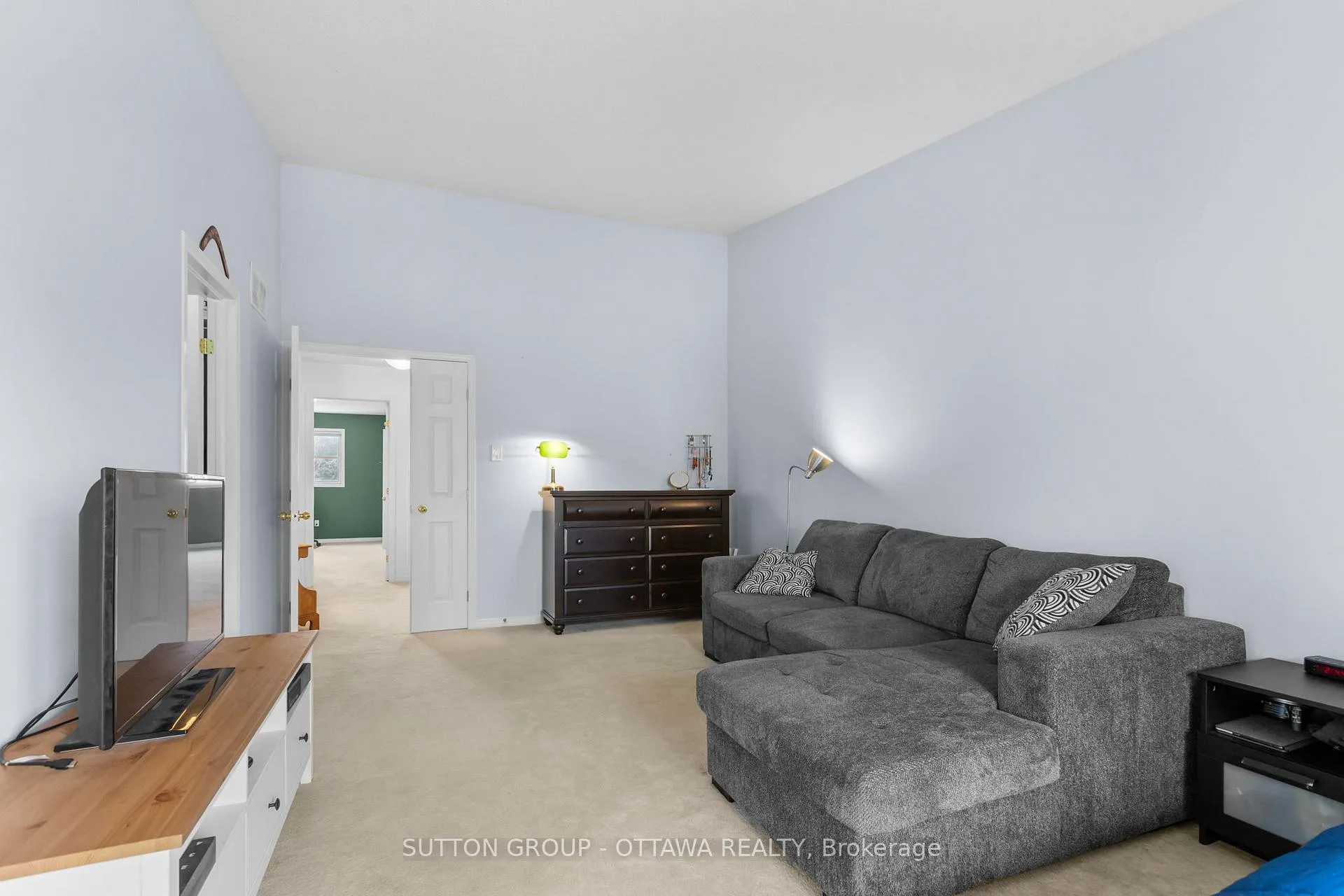 Photo 13 of Unit 11, 221 Station Boulevard, Ottawa, Riverview Park — HOMEH