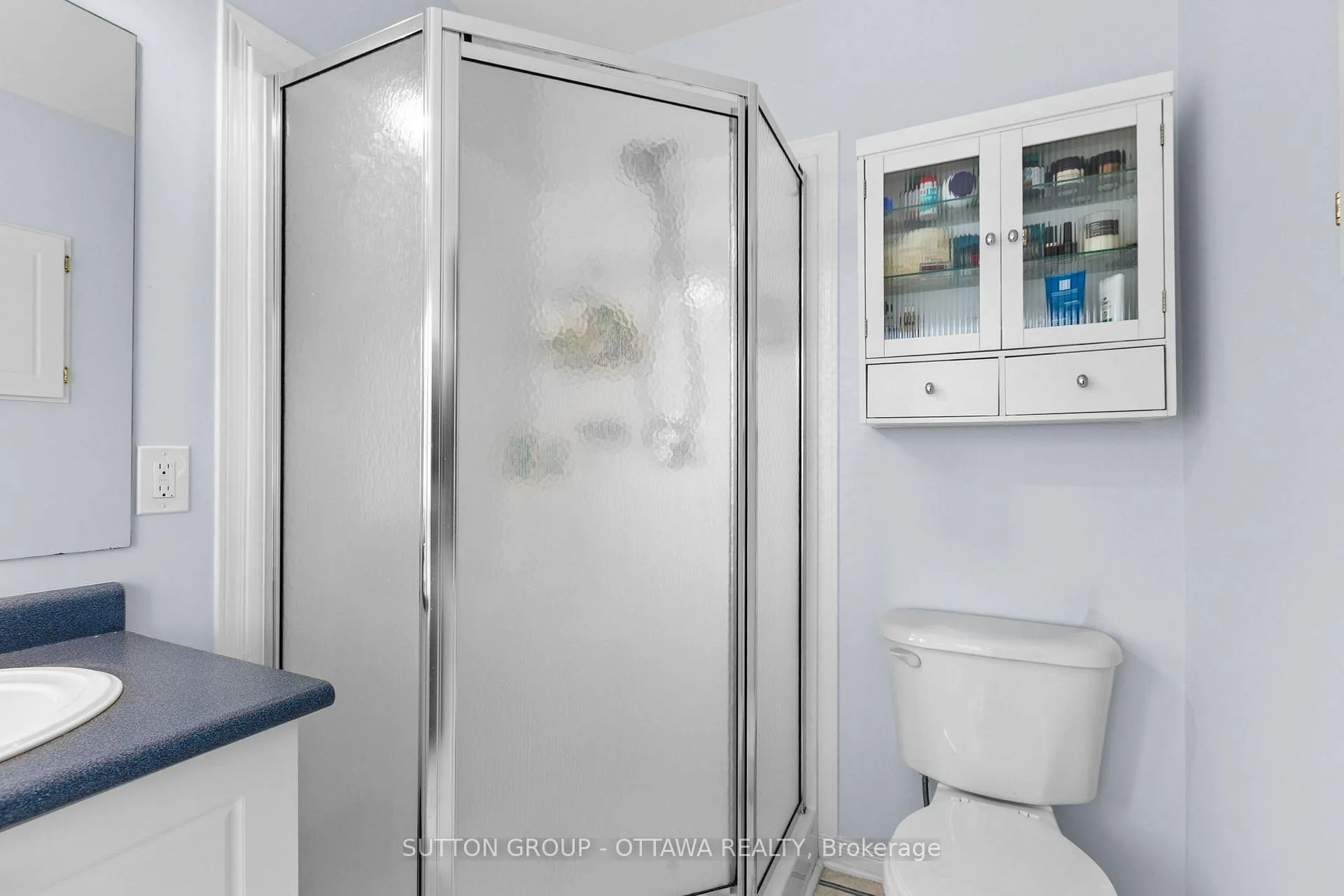 Photo 15 of Unit 11, 221 Station Boulevard, Ottawa, Riverview Park — HOMEH